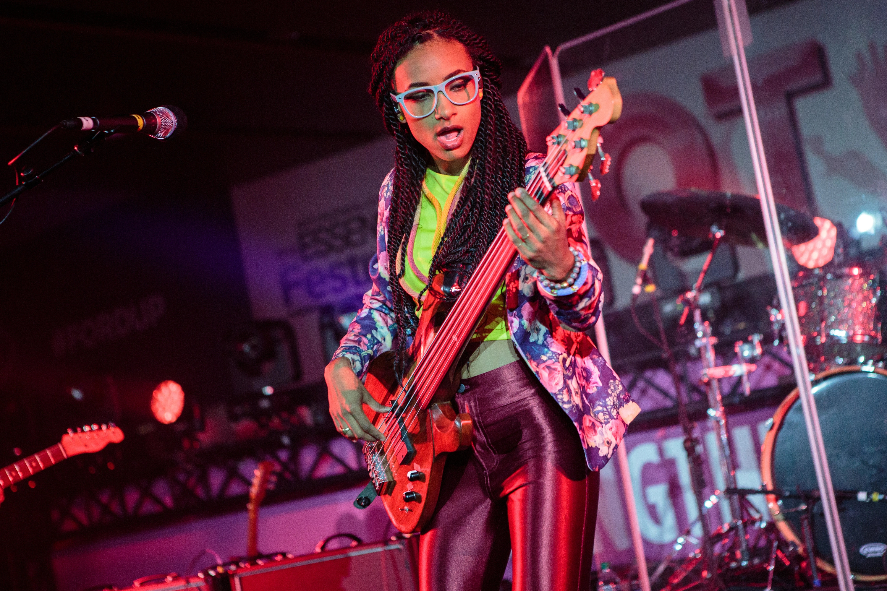 Esperanza Spalding, Live, 3000x2000 HD Desktop