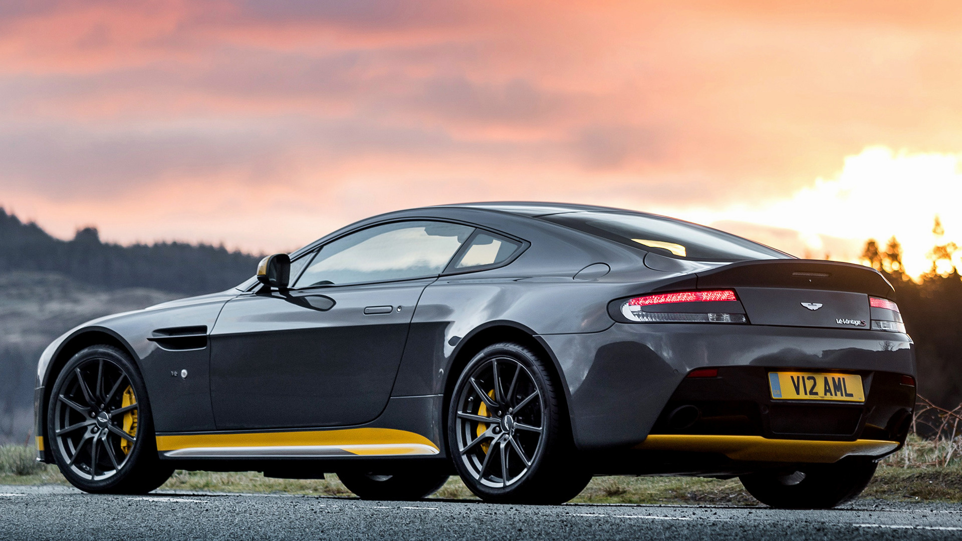 Aston Martin Vantage, Exquisite craftsmanship, V12 power, Ultimate driving experience, 1920x1080 Full HD Desktop