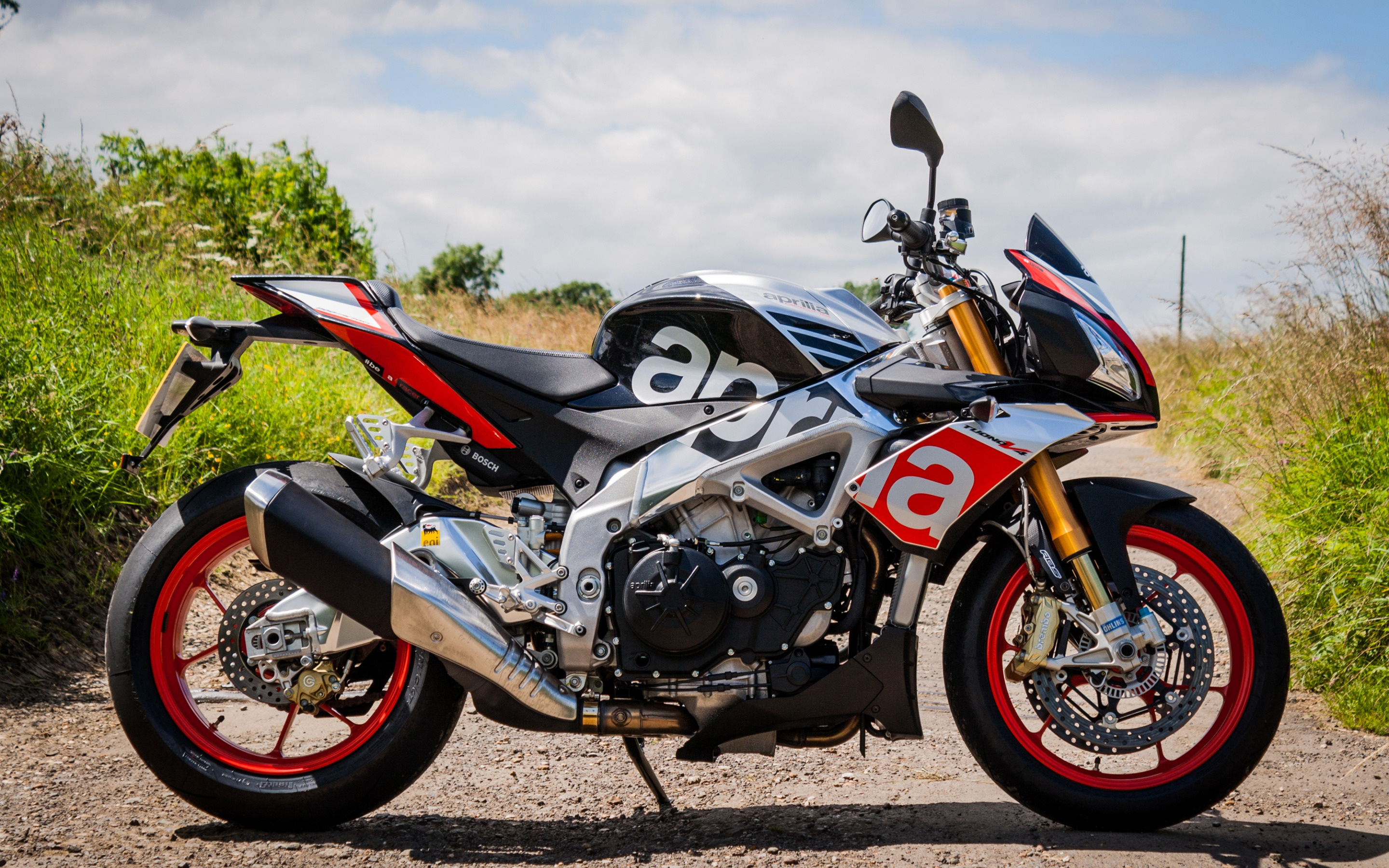 Aprilia Tuono V4, Side view sport bike, 2880x1800 HD Desktop