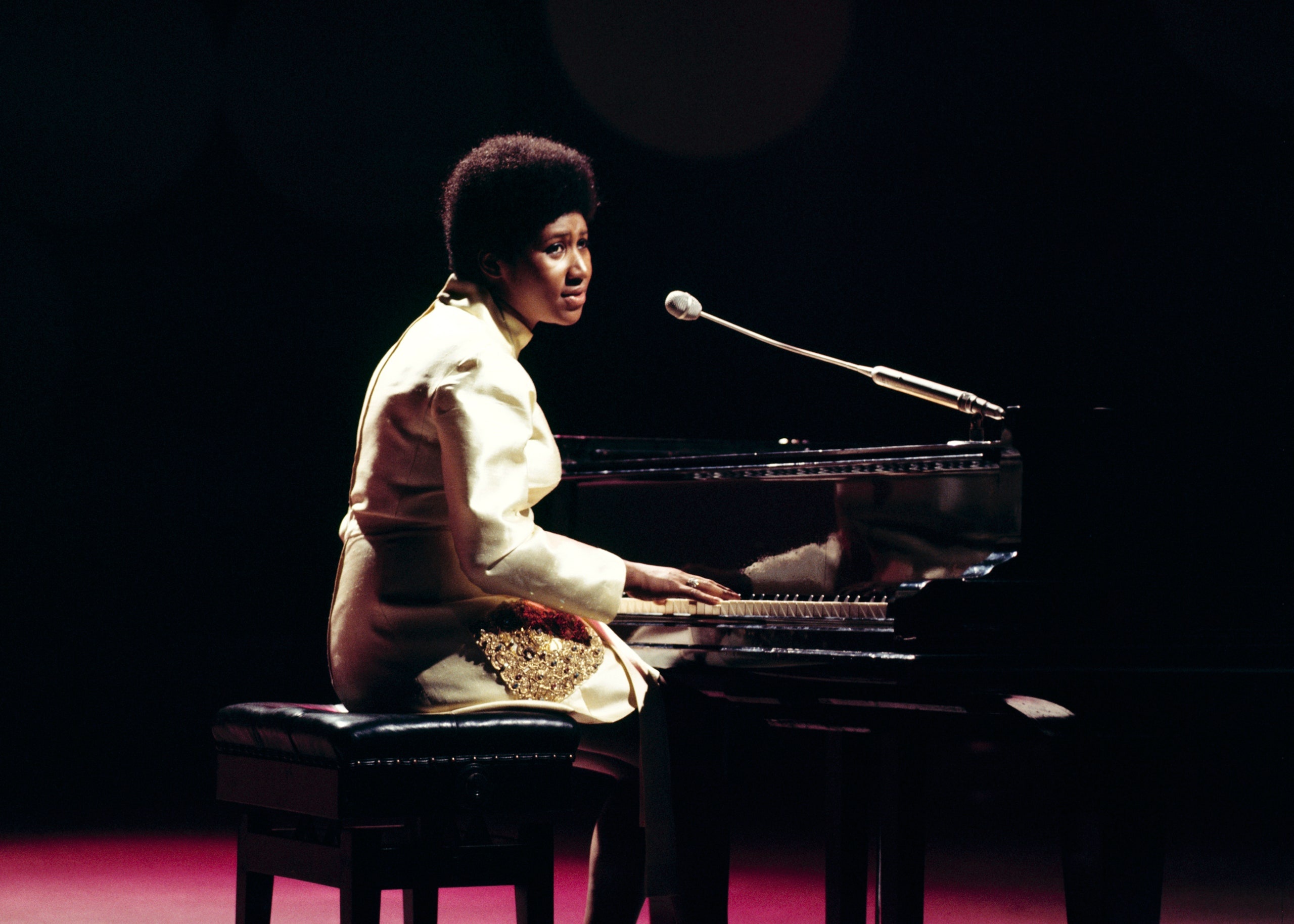 BBC Television Centre, Aretha Franklin Wallpaper, 2560x1830 HD Desktop