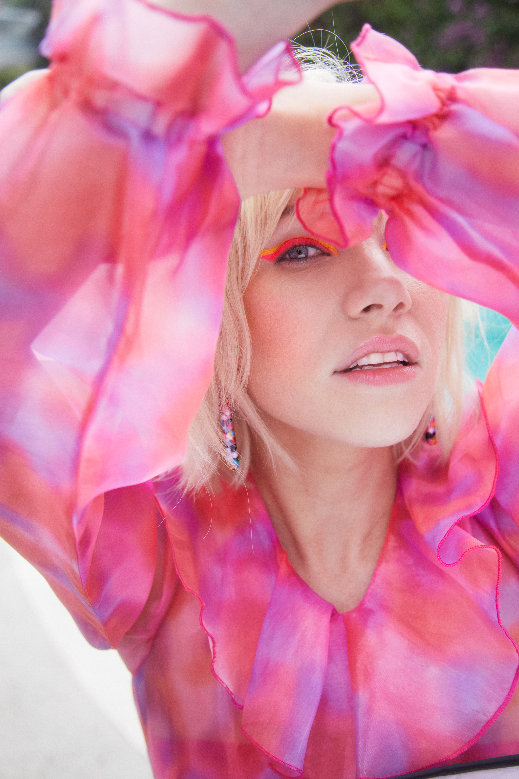 Carly Rae Jepsen, Shopping for Beauty Products, Allure, 2000x3000 HD Phone