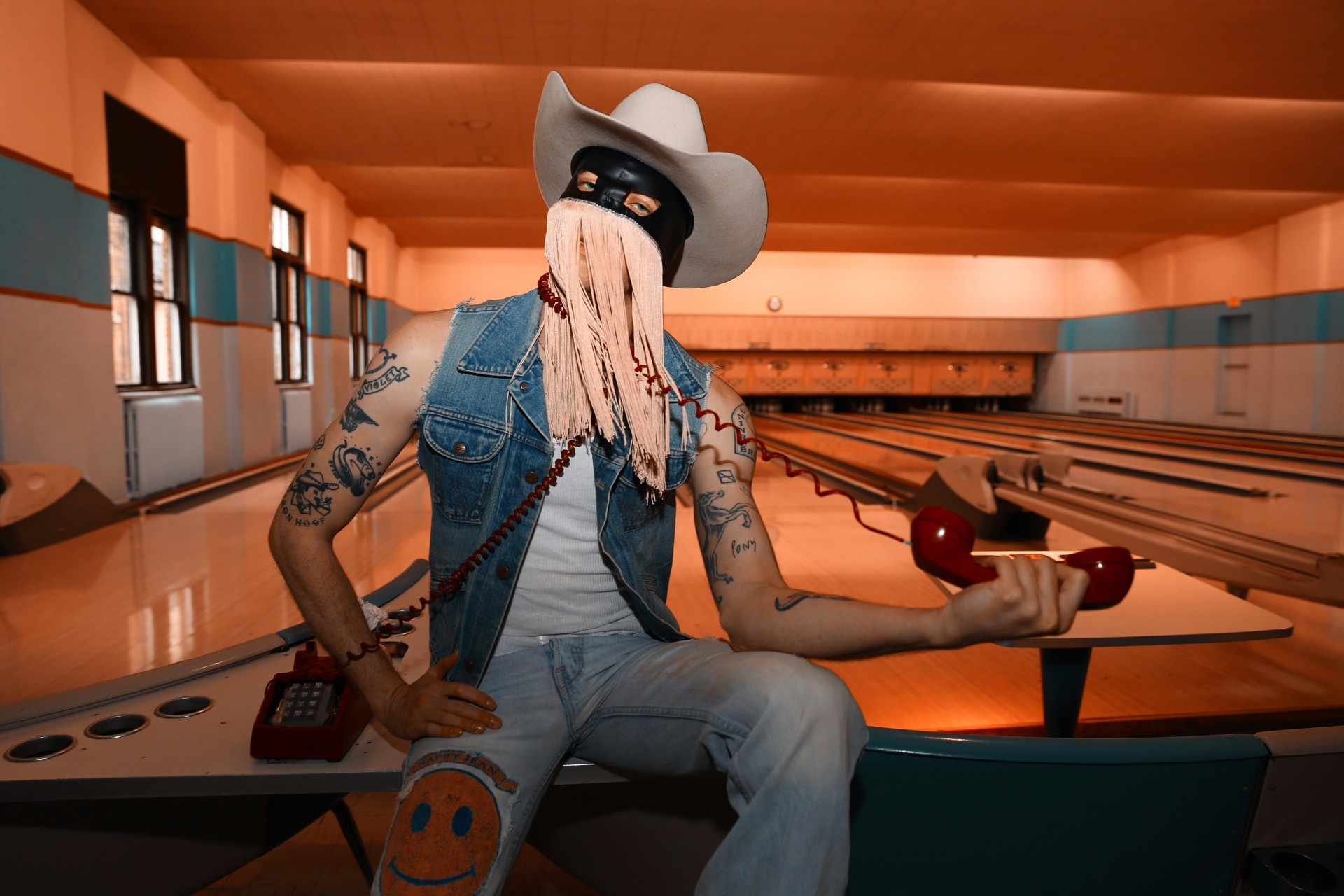 Orville Peck, Music artist, Gay culture, Country music, 1920x1280 HD Desktop