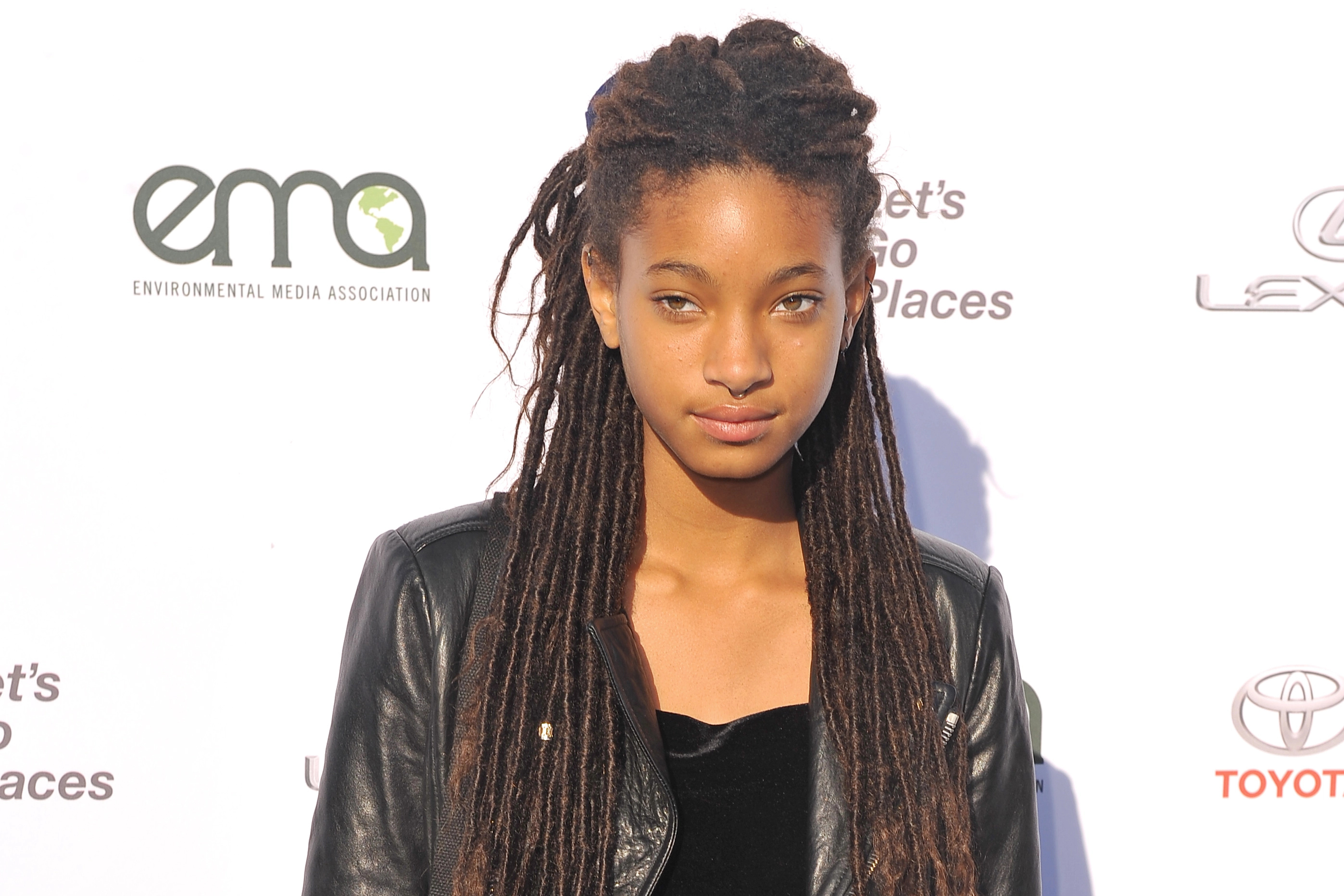 Willow Smith, Fame struggle, Self-harm, 2800x1870 HD Desktop