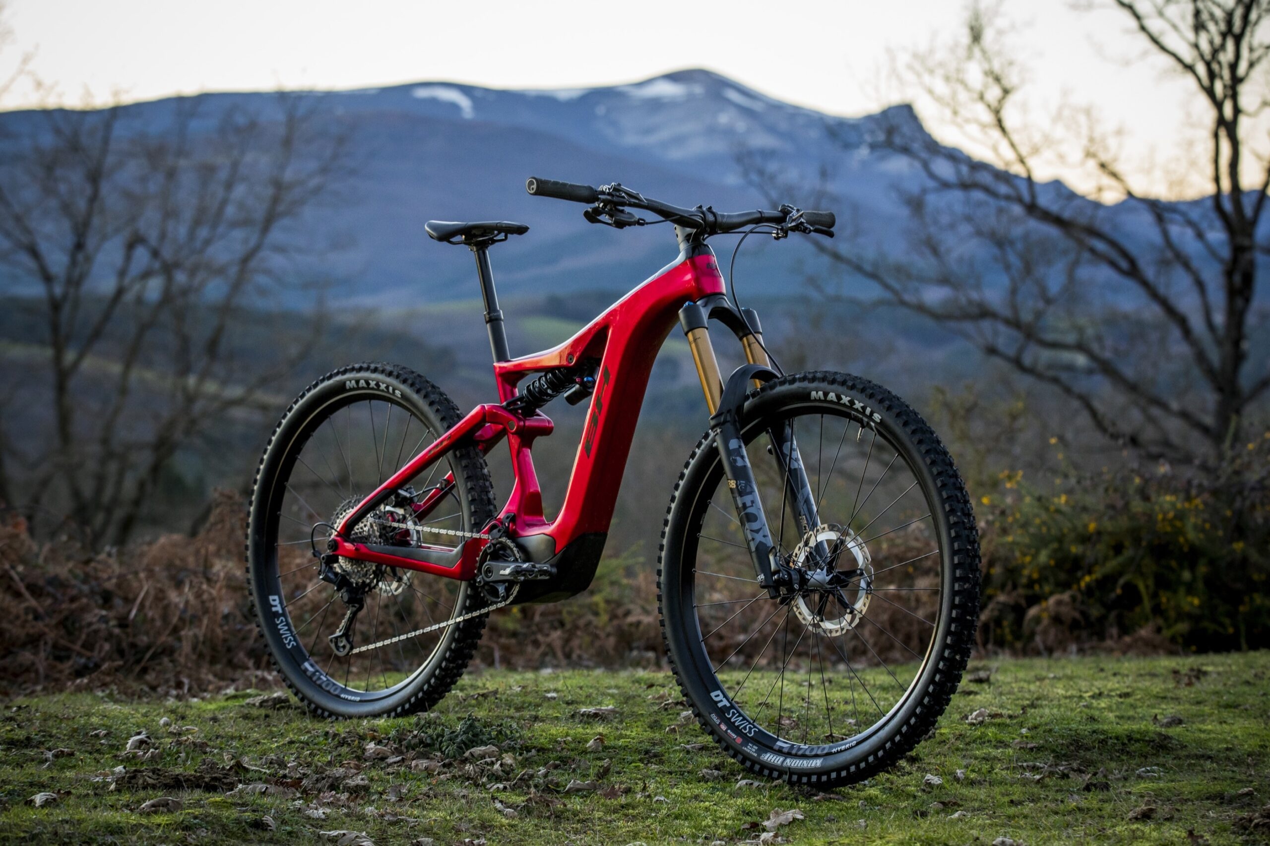 BH Bikes, Easy Motion Rebel Lynx, Split pivot e-trailbike, Unleash your off-road adventure, 2560x1710 HD Desktop