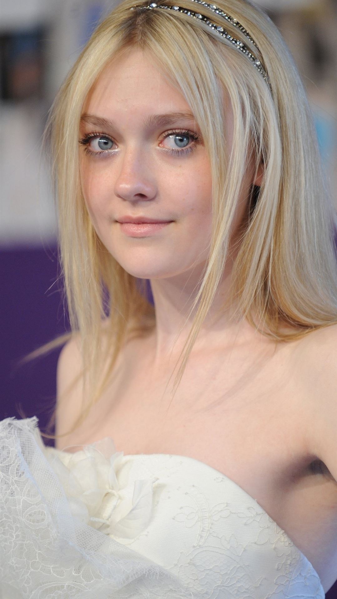 Dakota Fanning, Movies, Actress, American, 1080x1920 Full HD Phone