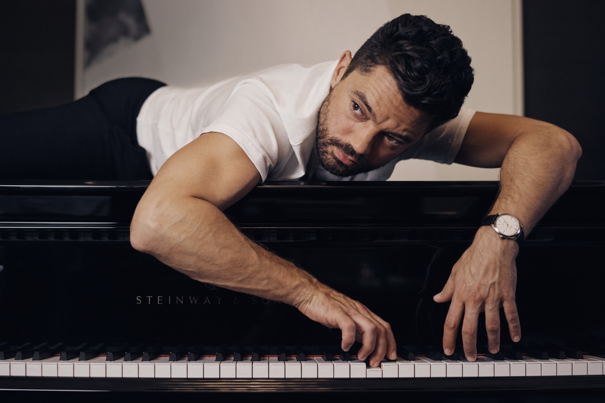 Dominic Cooper, HD wallpapers, Actor, Charming, 2460x1640 HD Desktop