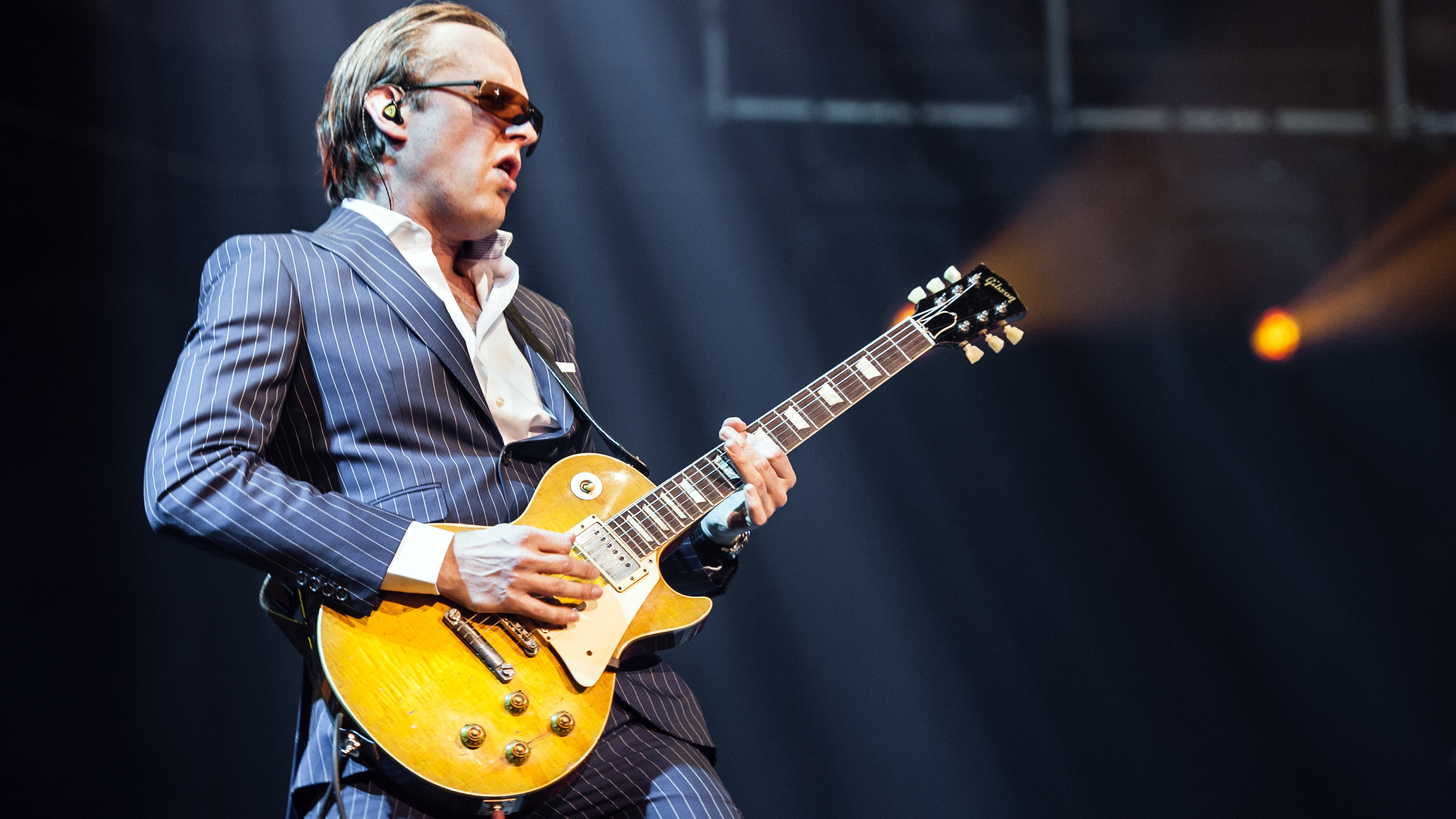 Joe Bonamassa, Guitar Player Wallpaper, 3410x1920 HD Desktop