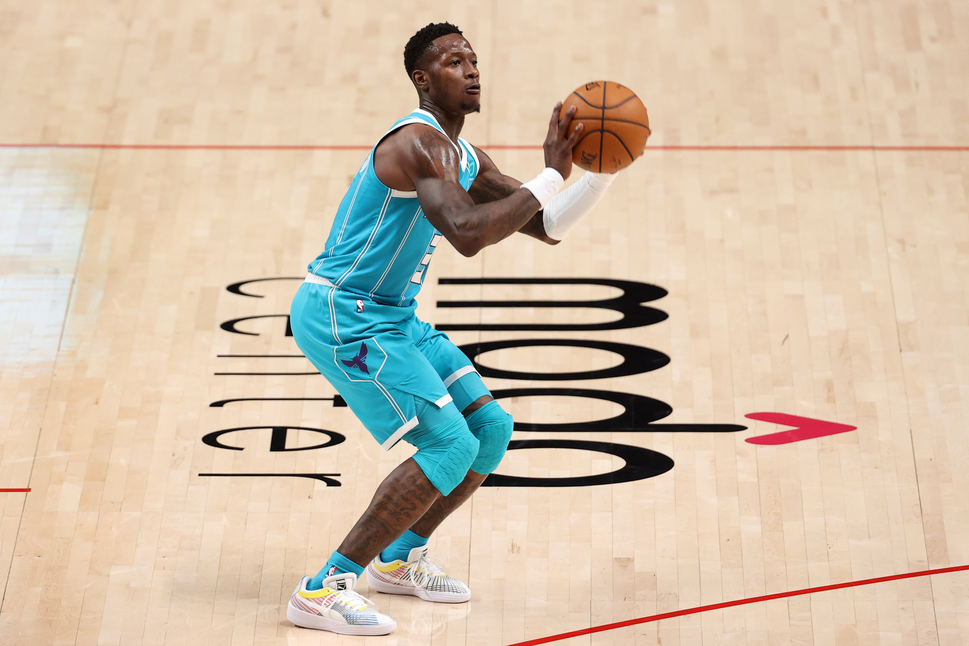 Terry Rozier, Adaptability skills, Versatile role player, Hornets' roster versatility, 3200x2140 HD Desktop