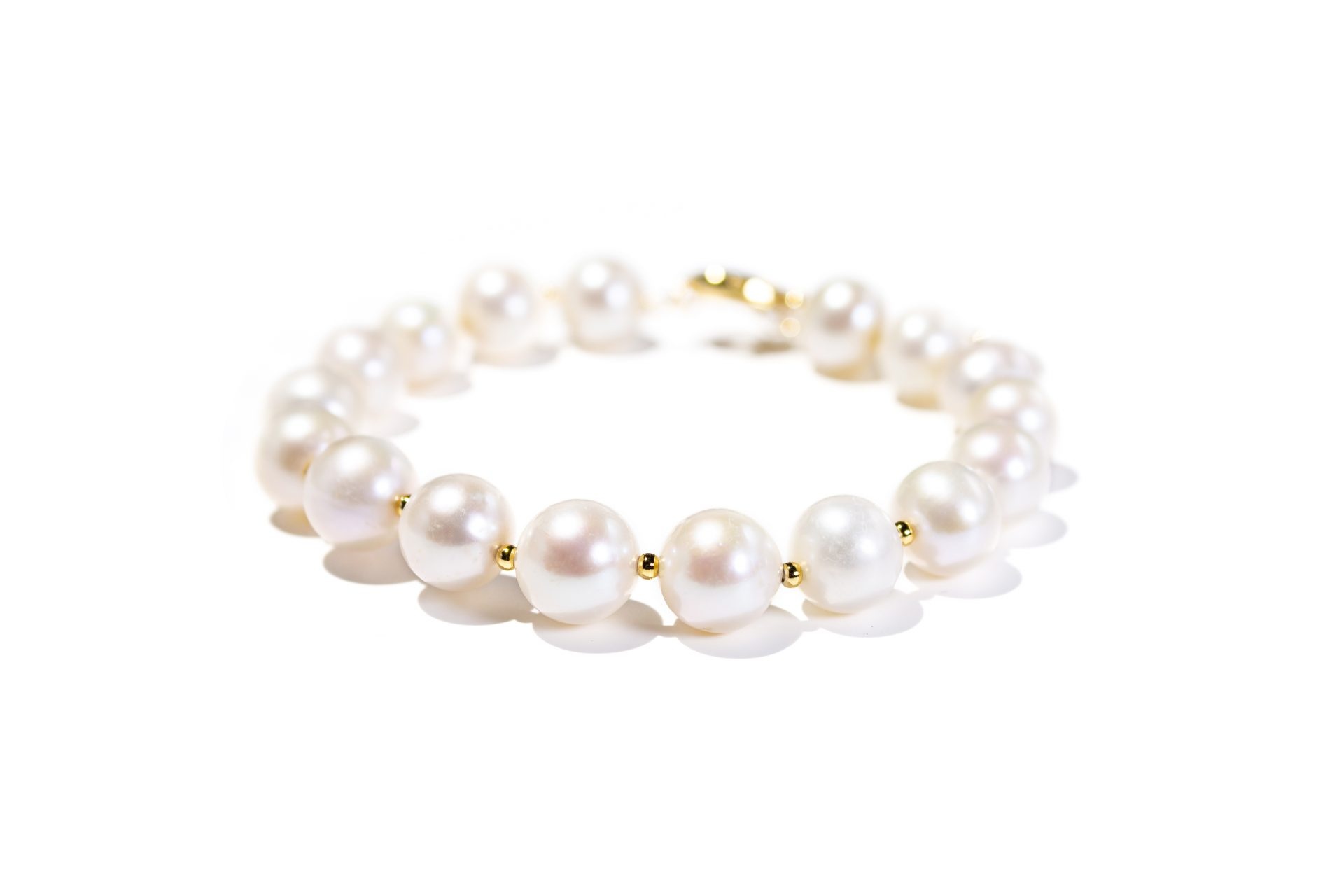 Pearl, Jacqueline Pearl bracelet, 1920x1280 HD Desktop