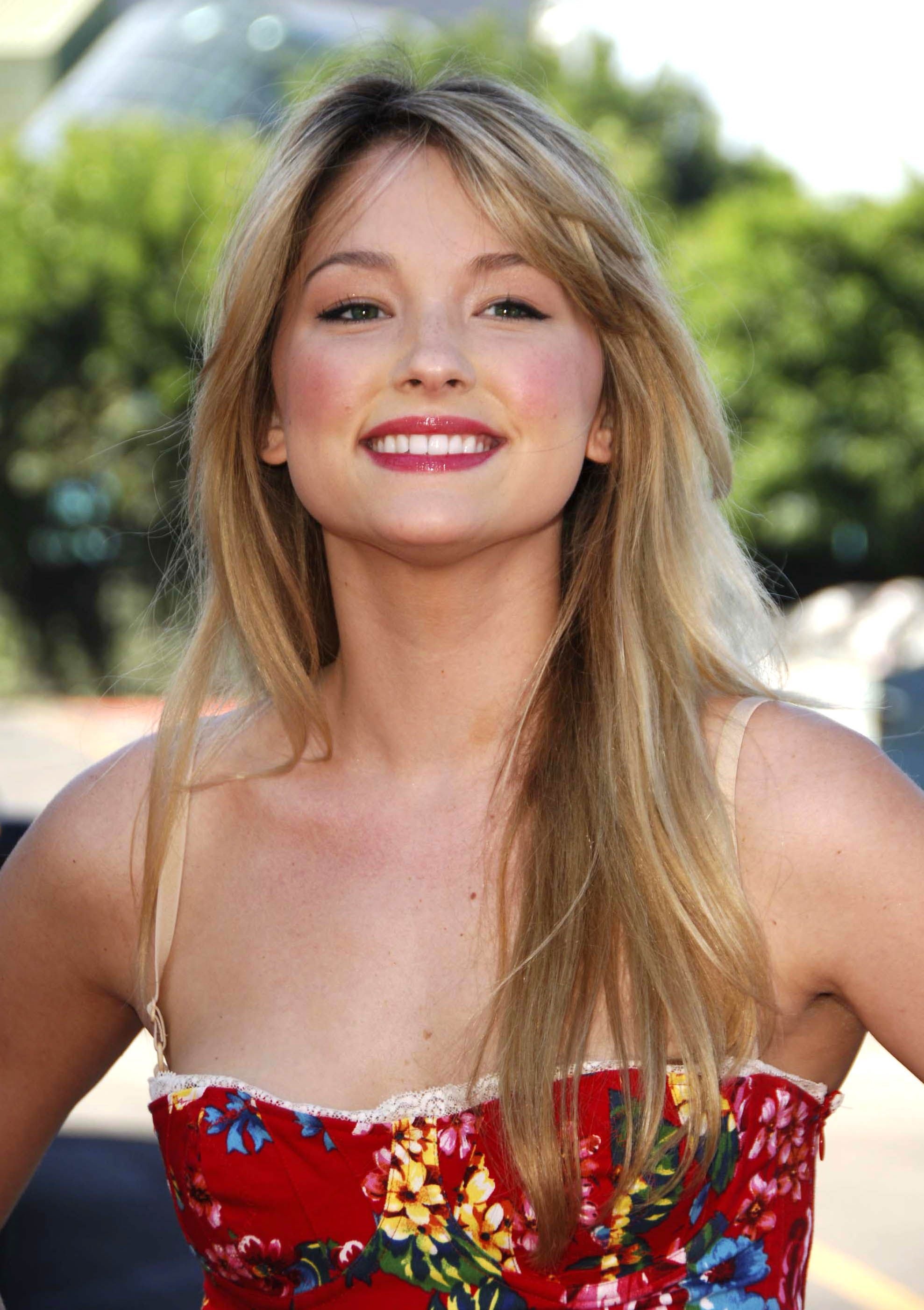 Haley Bennett, Hayley Bennett, Amazing Women, 1980x2810 HD Phone