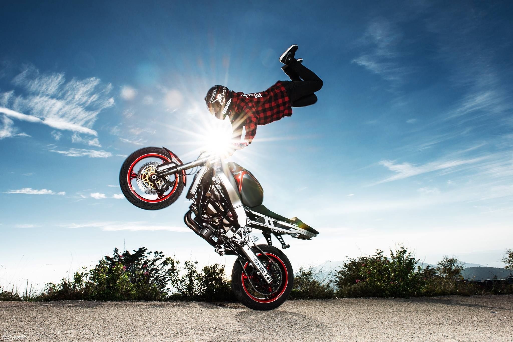 Honda, Stunts Wallpaper, 2050x1370 HD Desktop