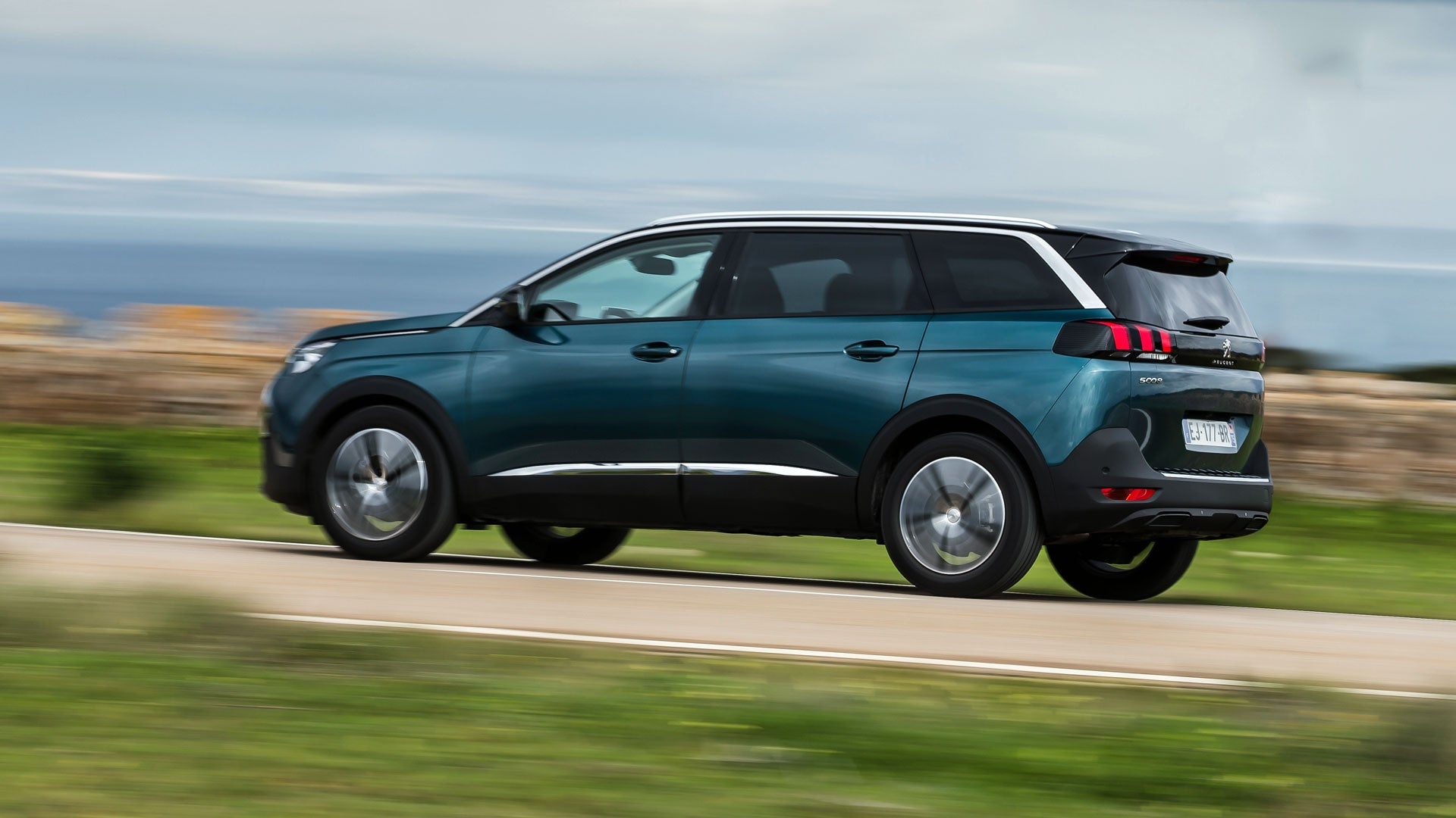 Peugeot 5008, Versatile and practical, Stylish design, Comfortable and spacious, 1920x1080 Full HD Desktop