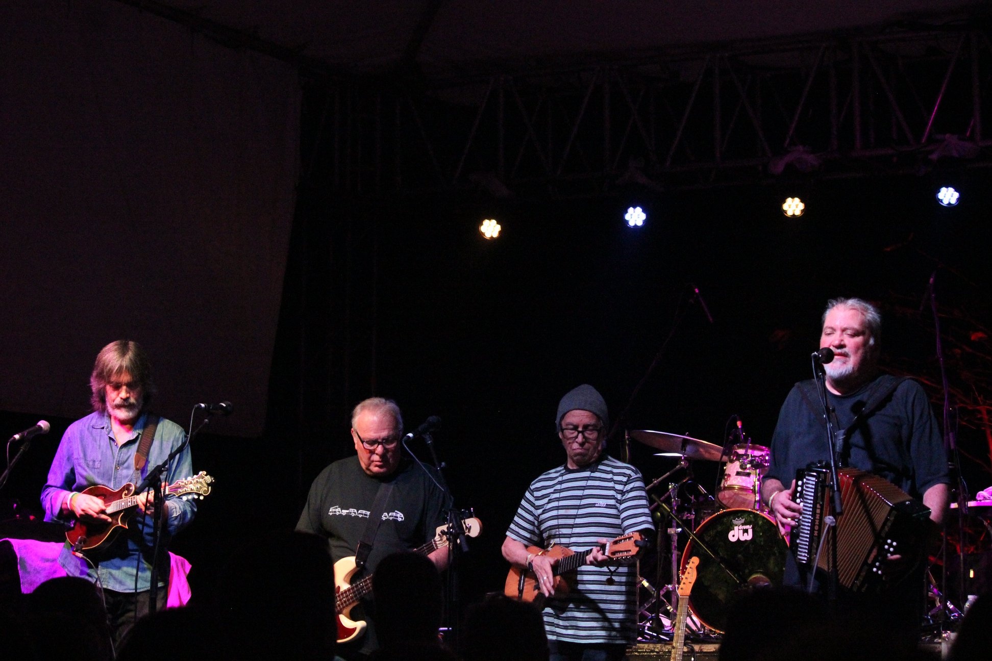 Los Lobos, Melia Braco Village, January 27, Download, 1950x1300 HD Desktop