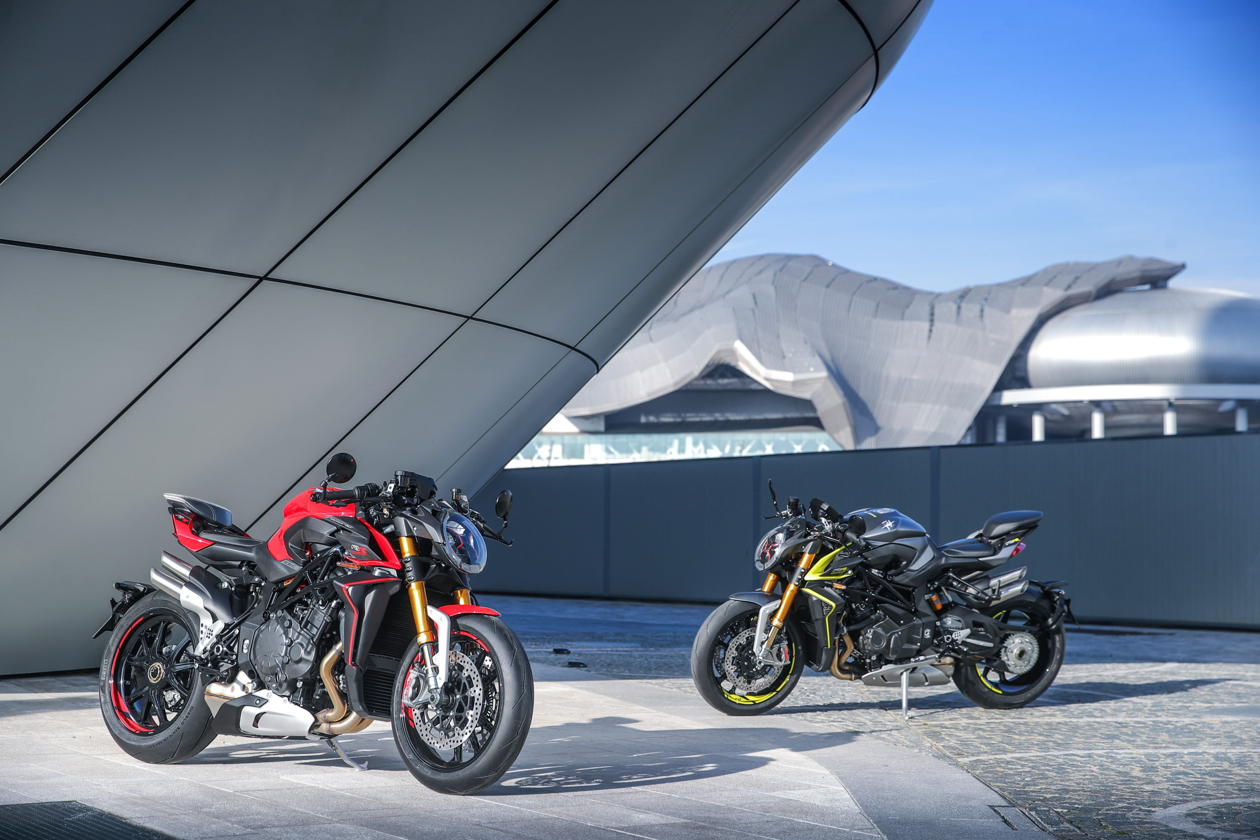 MV Agusta tames, 208 hp Brutale 1000 RR, Powerhouse on wheels, Thrilling ride, 2560x1710 HD Desktop