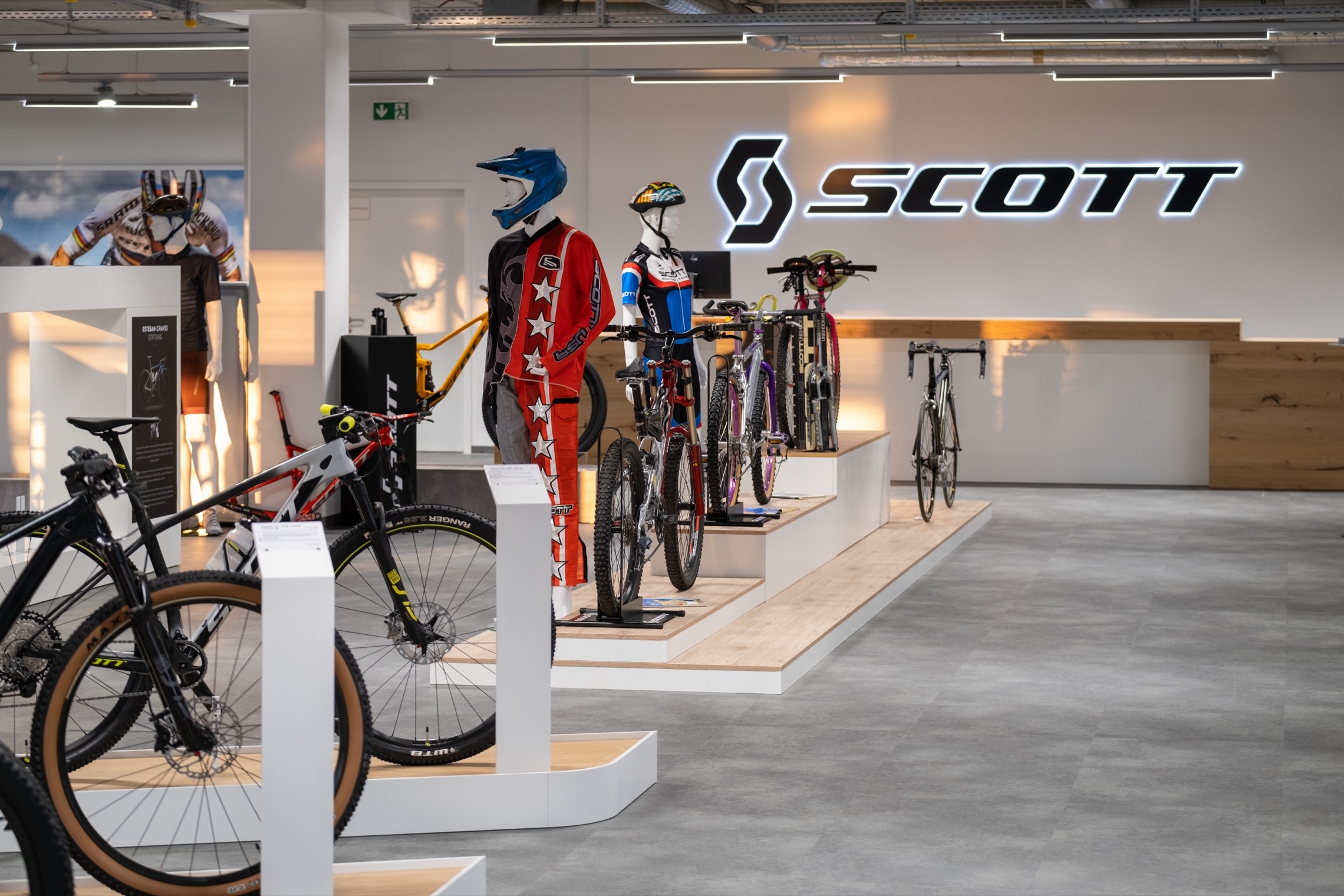 Showroom Munich, Scott Sports (Bicycle) Wallpaper, 2280x1520 HD Desktop