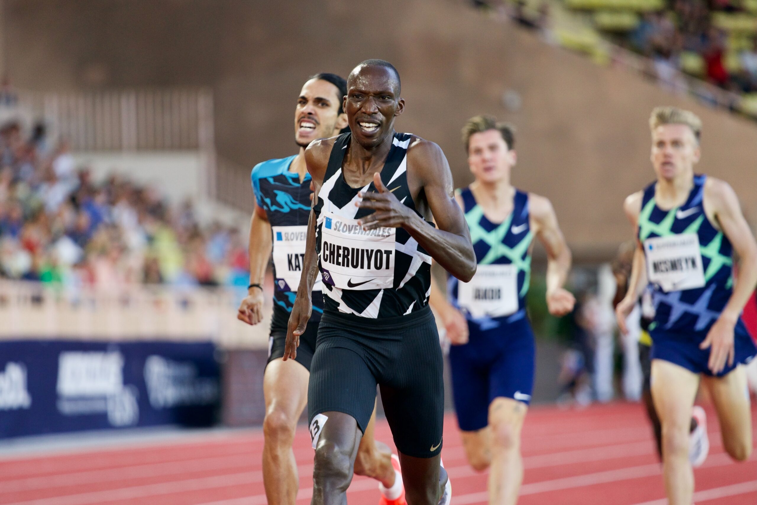 Timothy Cheruiyot, PB record, Monaco meeting victory, Sporty Africa performance, 2560x1710 HD Desktop