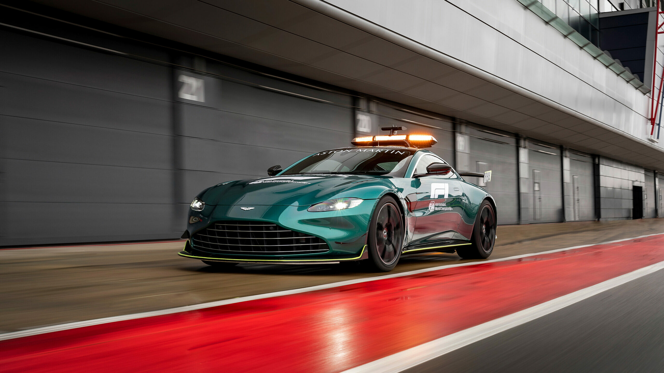 Vantage F1 safety car, Supercars, 2560x1440 HD Desktop