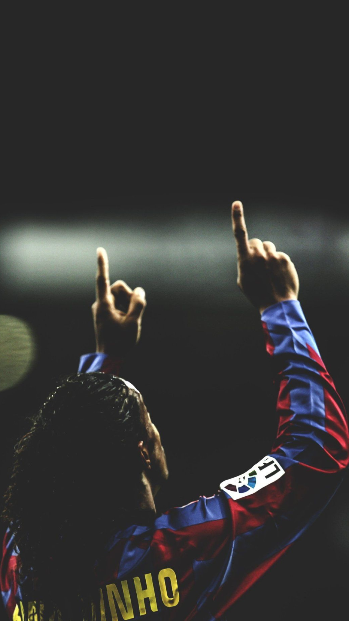 Ronaldinho, FC Barcelona home jersey, pointing fingers celebration, HD Phone wallpaper