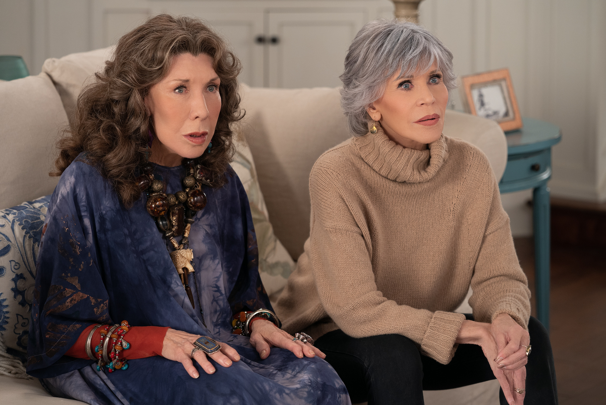 Grace and Frankie, Season 8, Spinoff rumors, June Diane Raphael, 2040x1360 HD Desktop