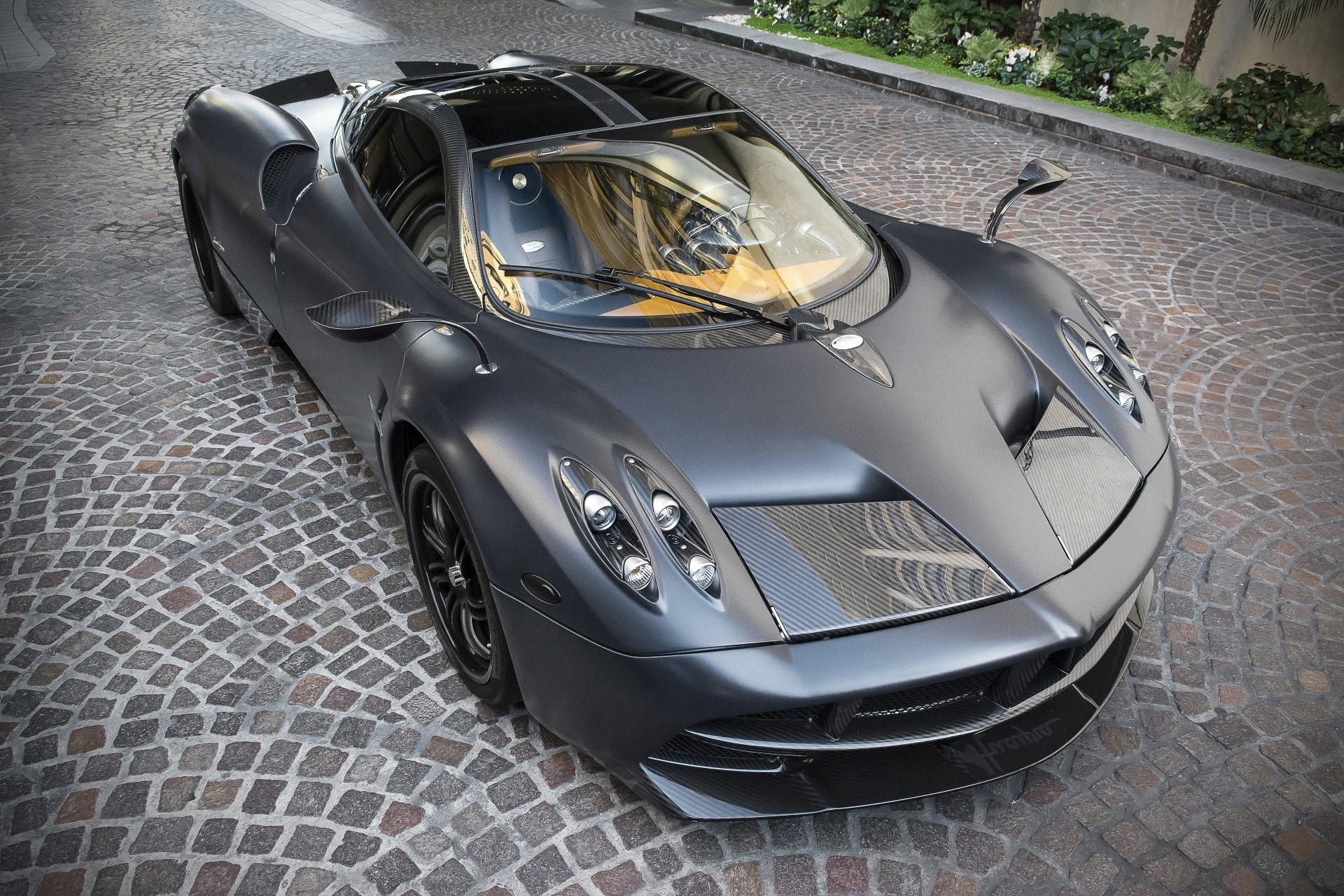 Pagani Huayra, Matte black bodywork, Cobblestone pavement, HD Desktop wallpaper