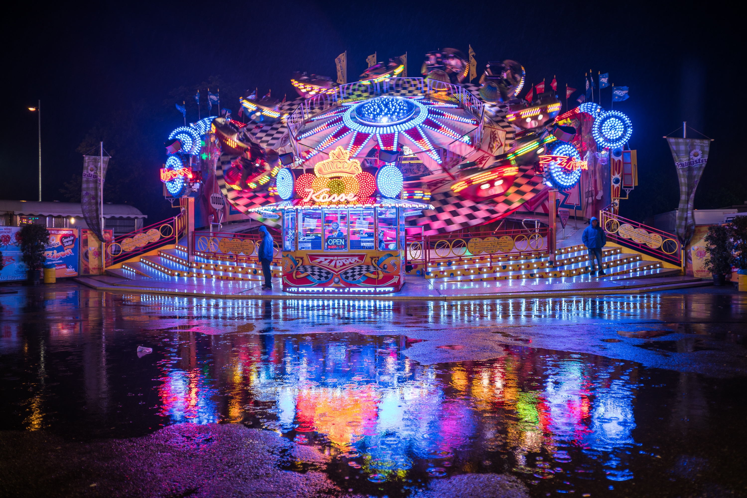 Amusement Park, Carousel ride, Joyful atmosphere, Childhood memories, 3000x2010 HD Desktop