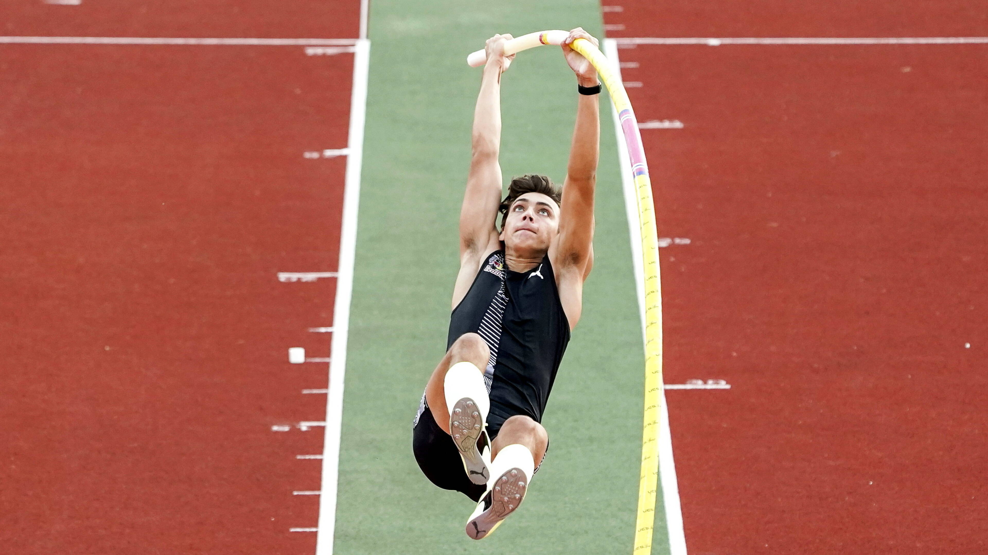 Armand Duplantis, Sports champion, World record holder, Lavillenie rivalry, 3840x2160 4K Desktop