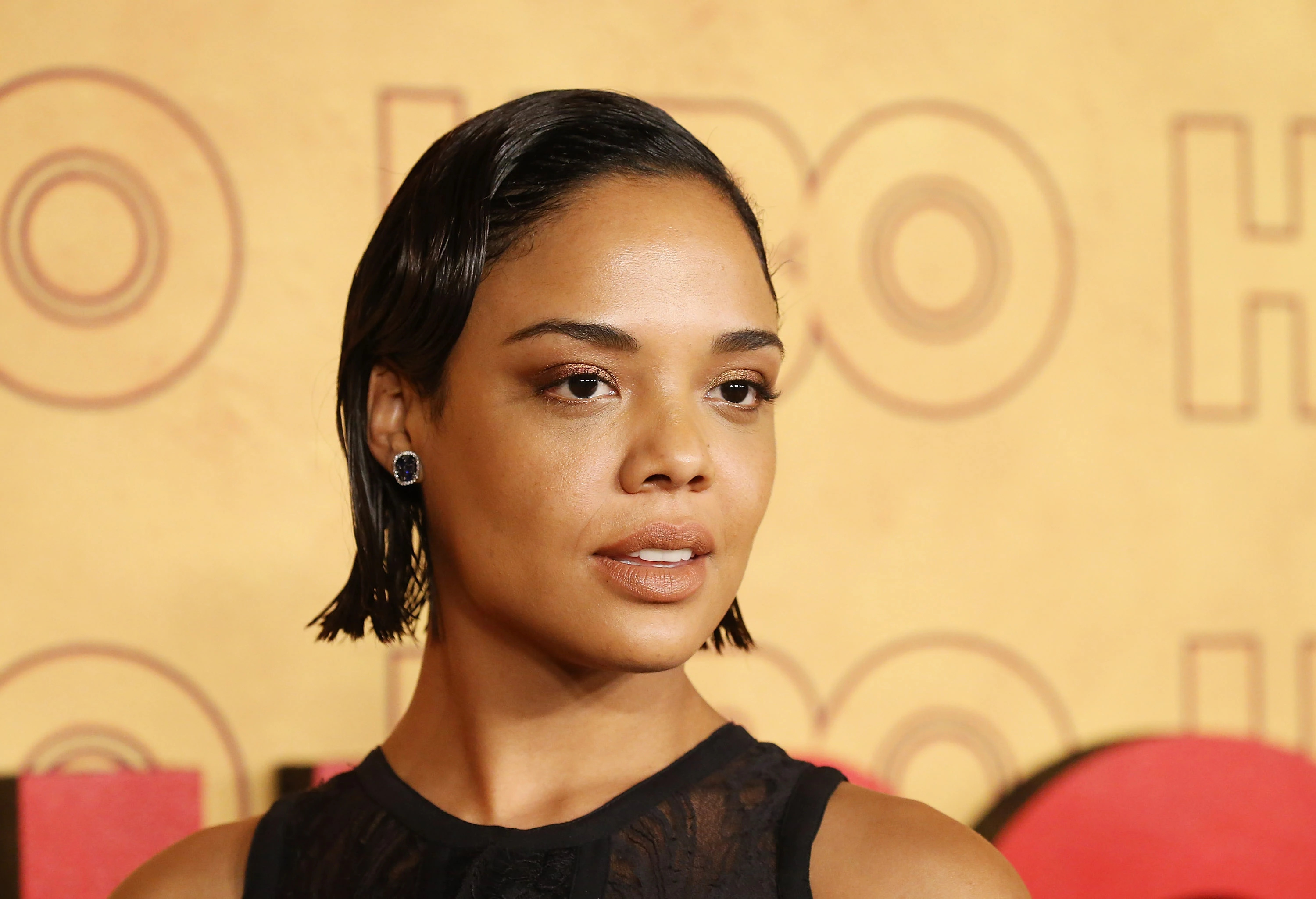 Tessa Thompson, wig in thor, 10 000 twitter reacts, 3000x2060 HD Desktop