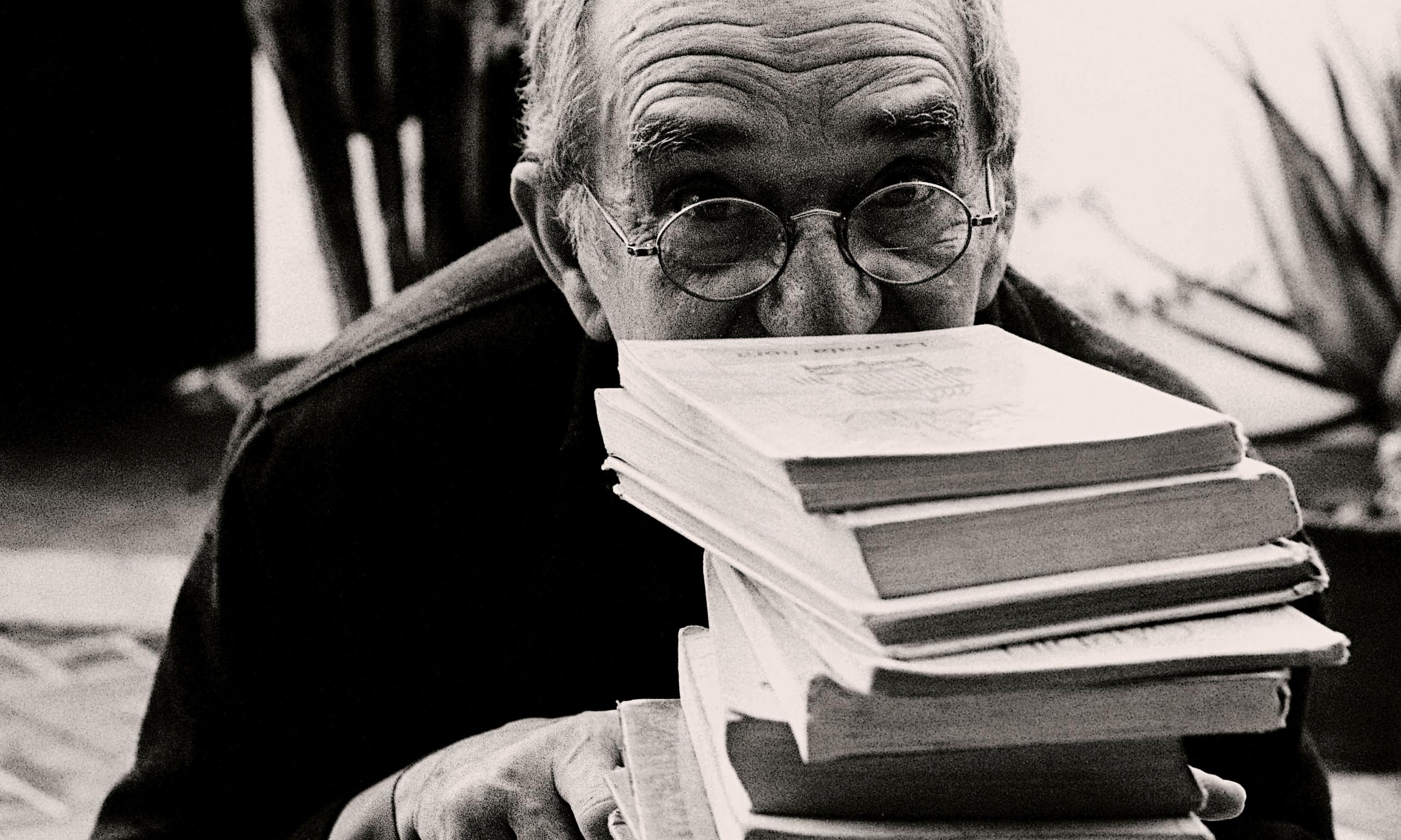 Gabriel Garcia Marquez, Thankful tribute, Ali einponderland, Marquez, 2560x1540 HD Desktop