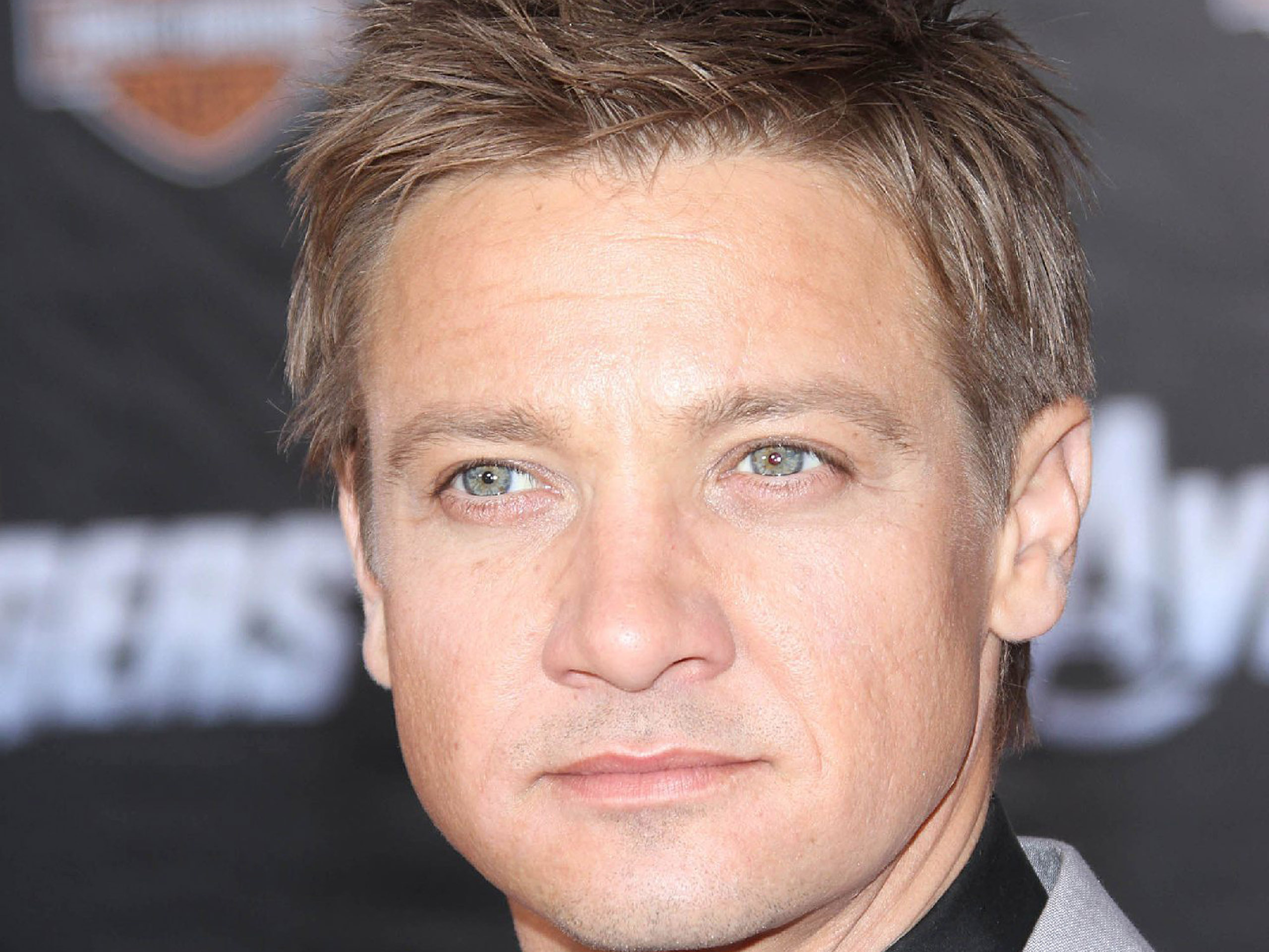 Jeremy Renner, Movies, Face Wallpaper, Photos, 2560x1920 HD Desktop