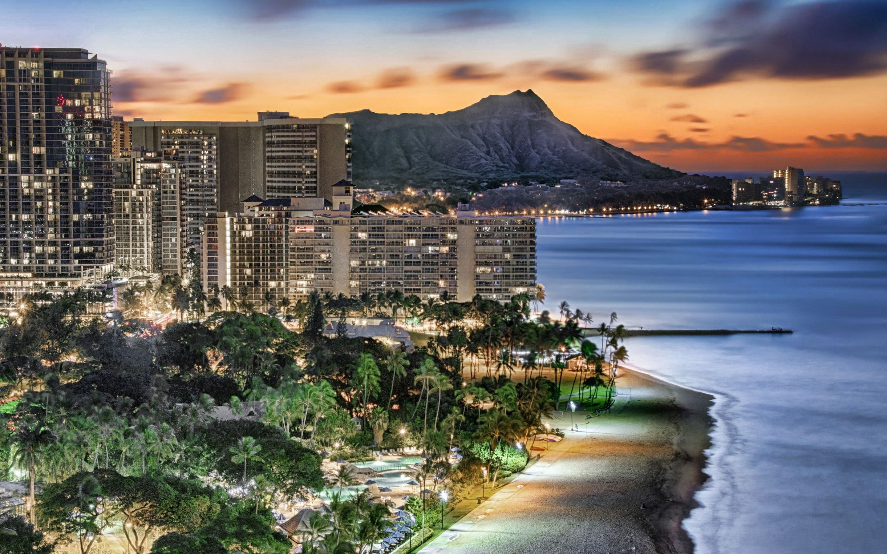 Waikiki desktop wallpapers, Stunning coastline, Beautiful sunsets, Iconic destination, 2880x1800 HD Desktop