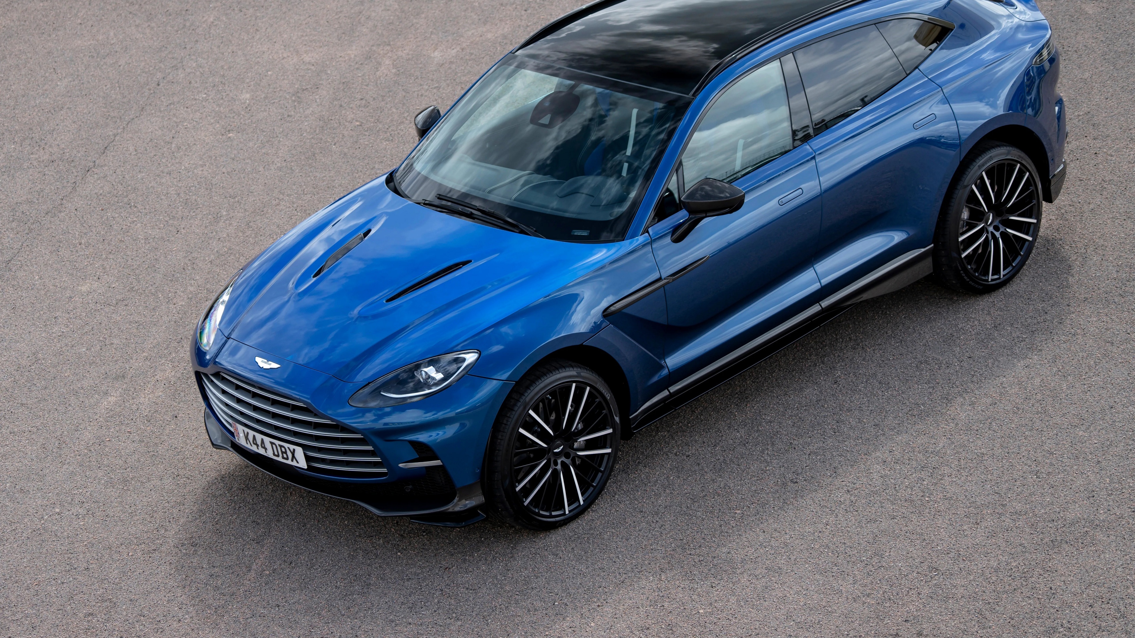 Aston Martin DBX707, Luxury SUV, British Automaker, High Performance, 2022 Model, 3840x2160 4K Desktop
