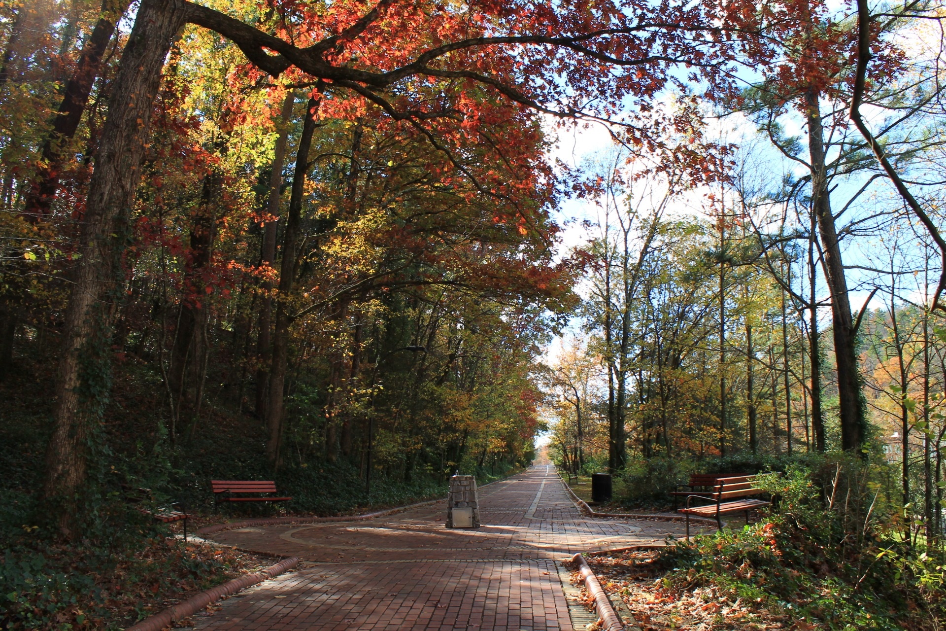Hot Springs promenade, Arkansas hiking, Scenic beauty, Nature's grandeur, 1920x1280 HD Desktop