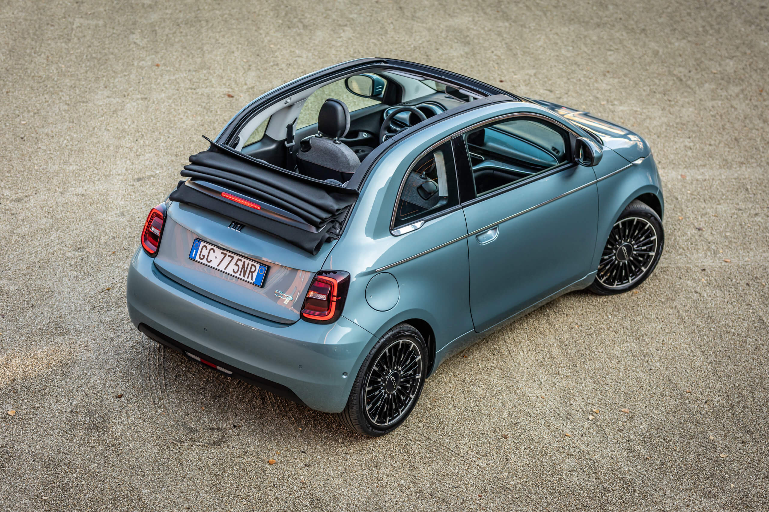 Cabriolet, Fiat 500E Wallpaper, 2560x1710 HD Desktop