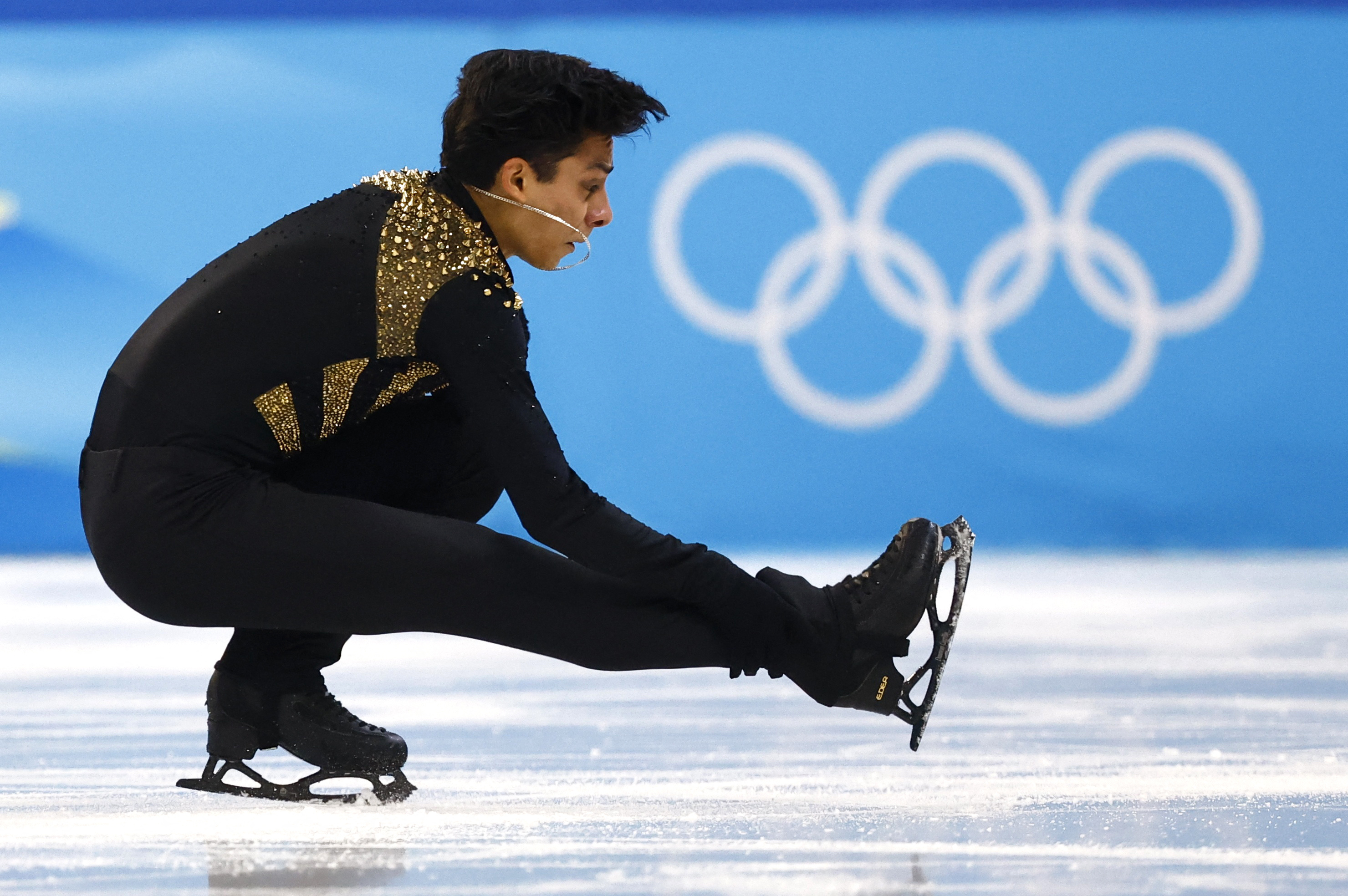Carrillo's achievement, Mexican figure skating, Dream come true, Inspiring journey, 2960x1970 HD Desktop