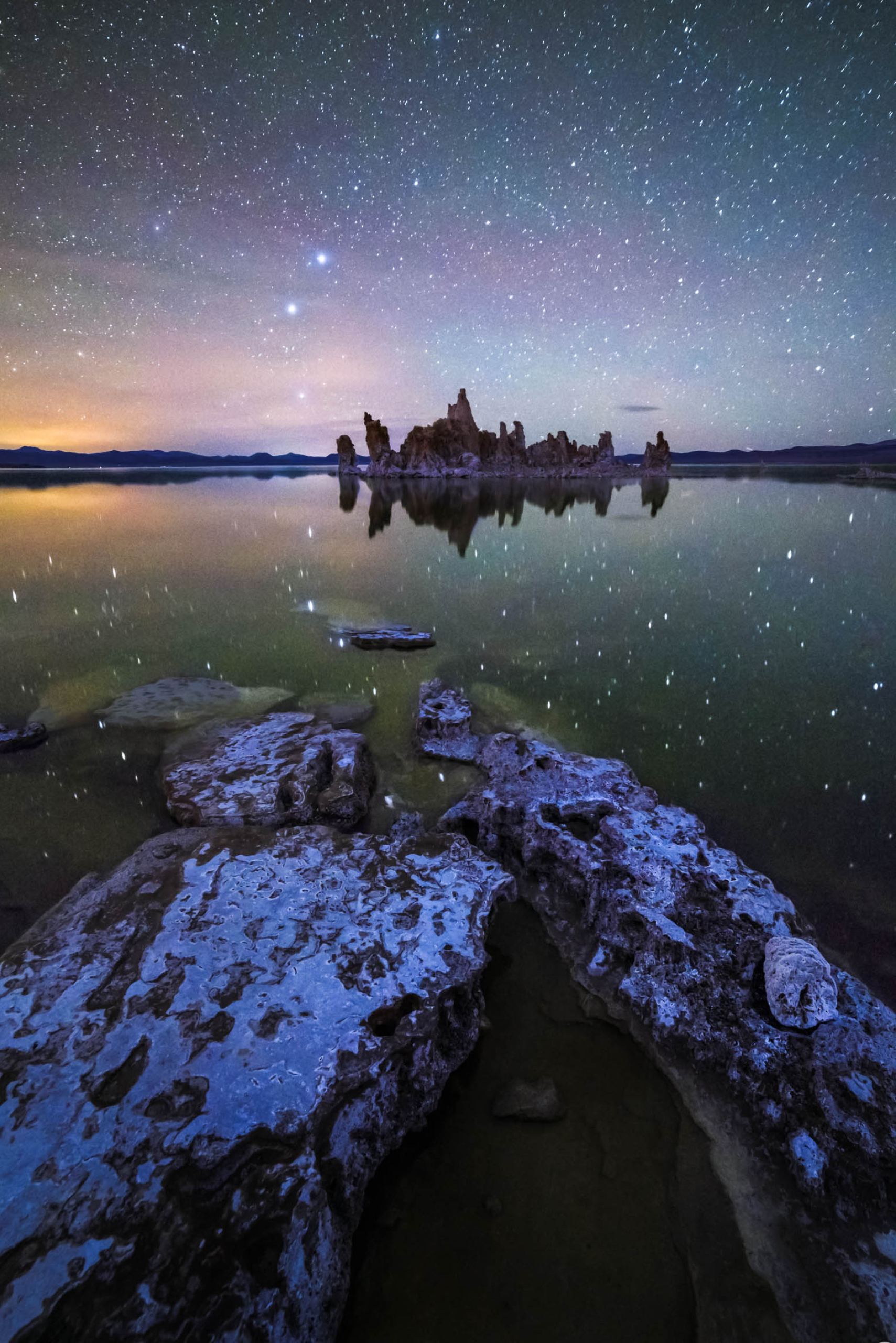 Night view, Mono Lake Wallpaper, 1710x2560 HD Phone