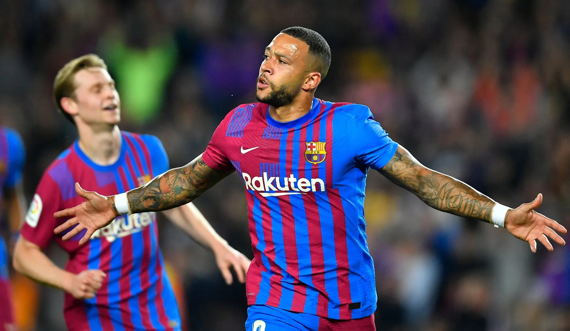 Memphis Depay goal, Barcelona match highlight, Exciting sports moment, Soccer action, 1920x1120 HD Desktop