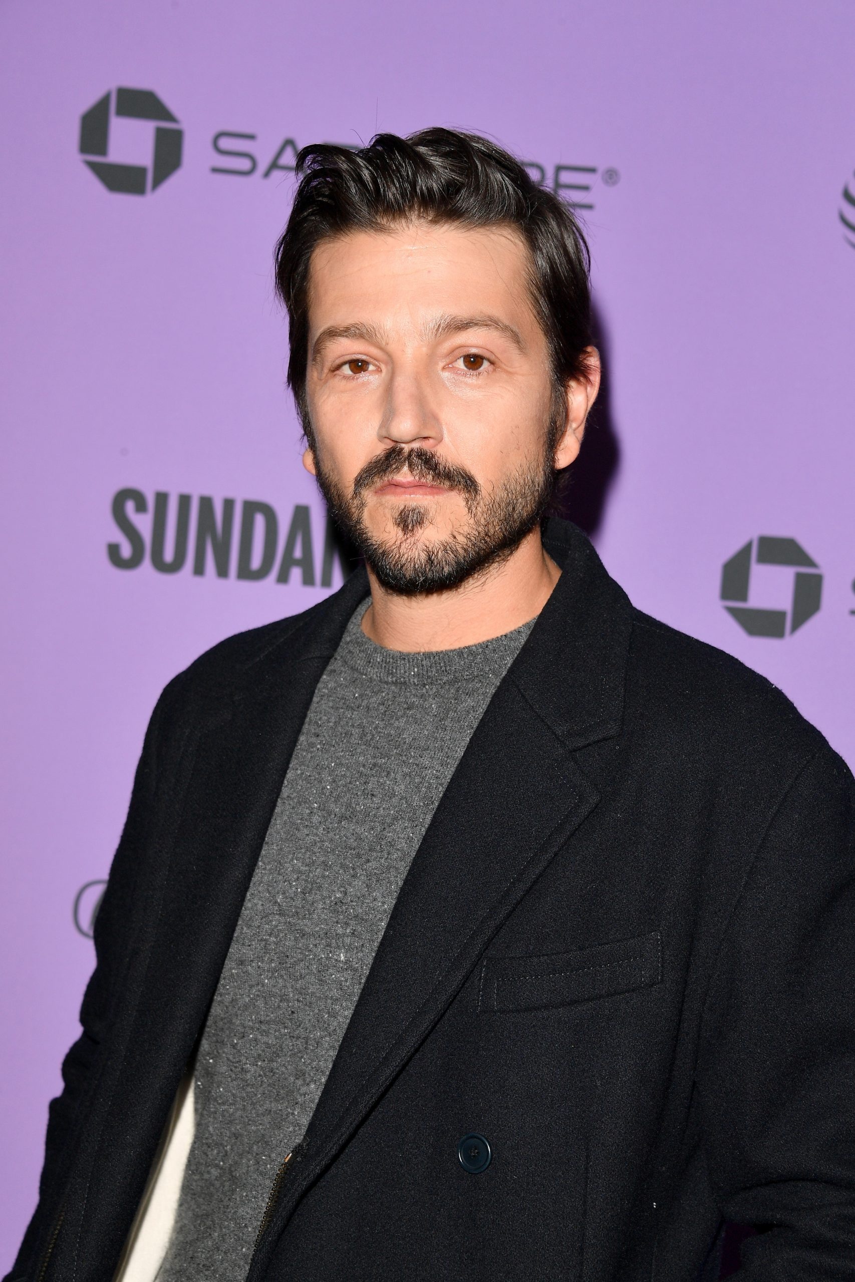 Diego Luna, Gender violence, Against, 1710x2560 HD Phone