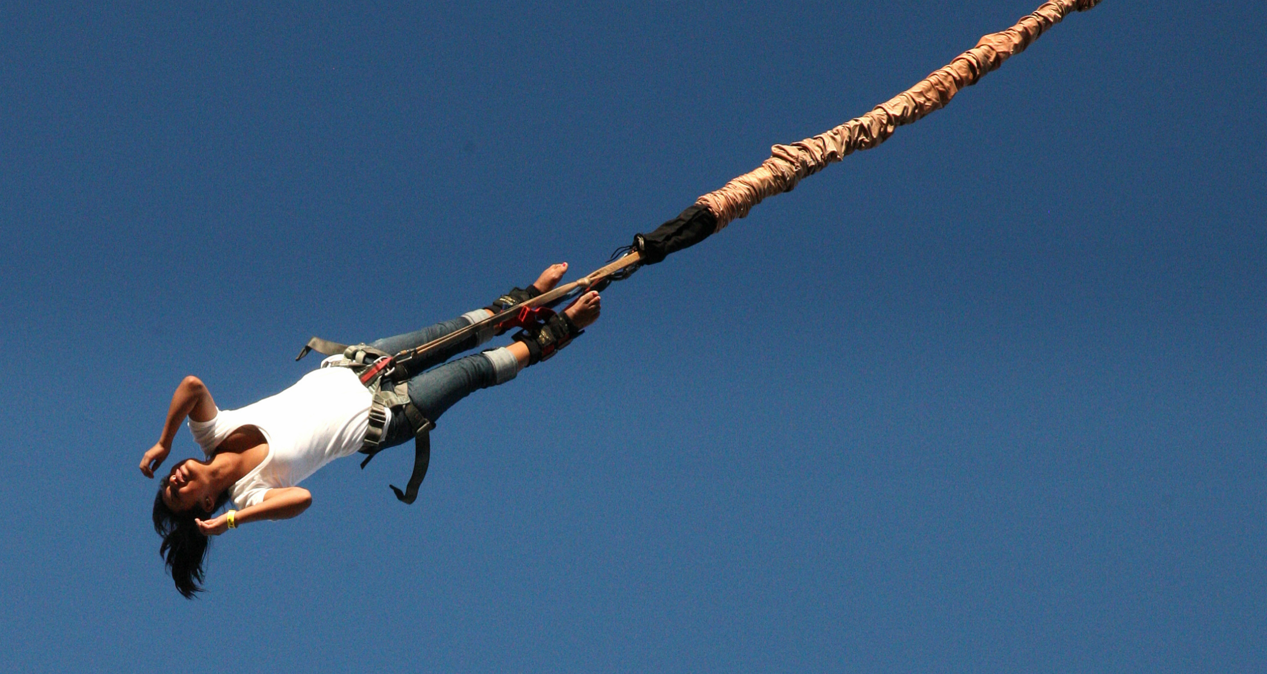 Extreme sport in Barcelona, Adrenaline-filled adventure, Thrilling experience, Unforgettable leap, 2480x1320 HD Desktop