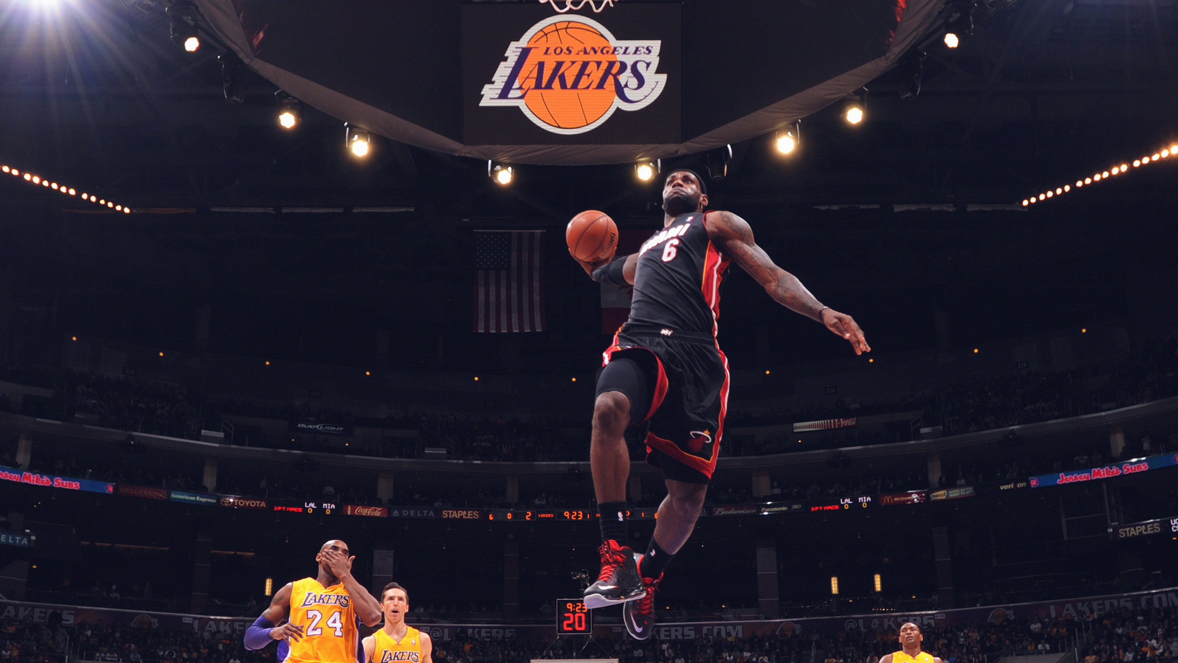 LeBron James dunk, Kobe Bryant, Los Angeles Lakers scoreboard, 4K Desktop wallpaper