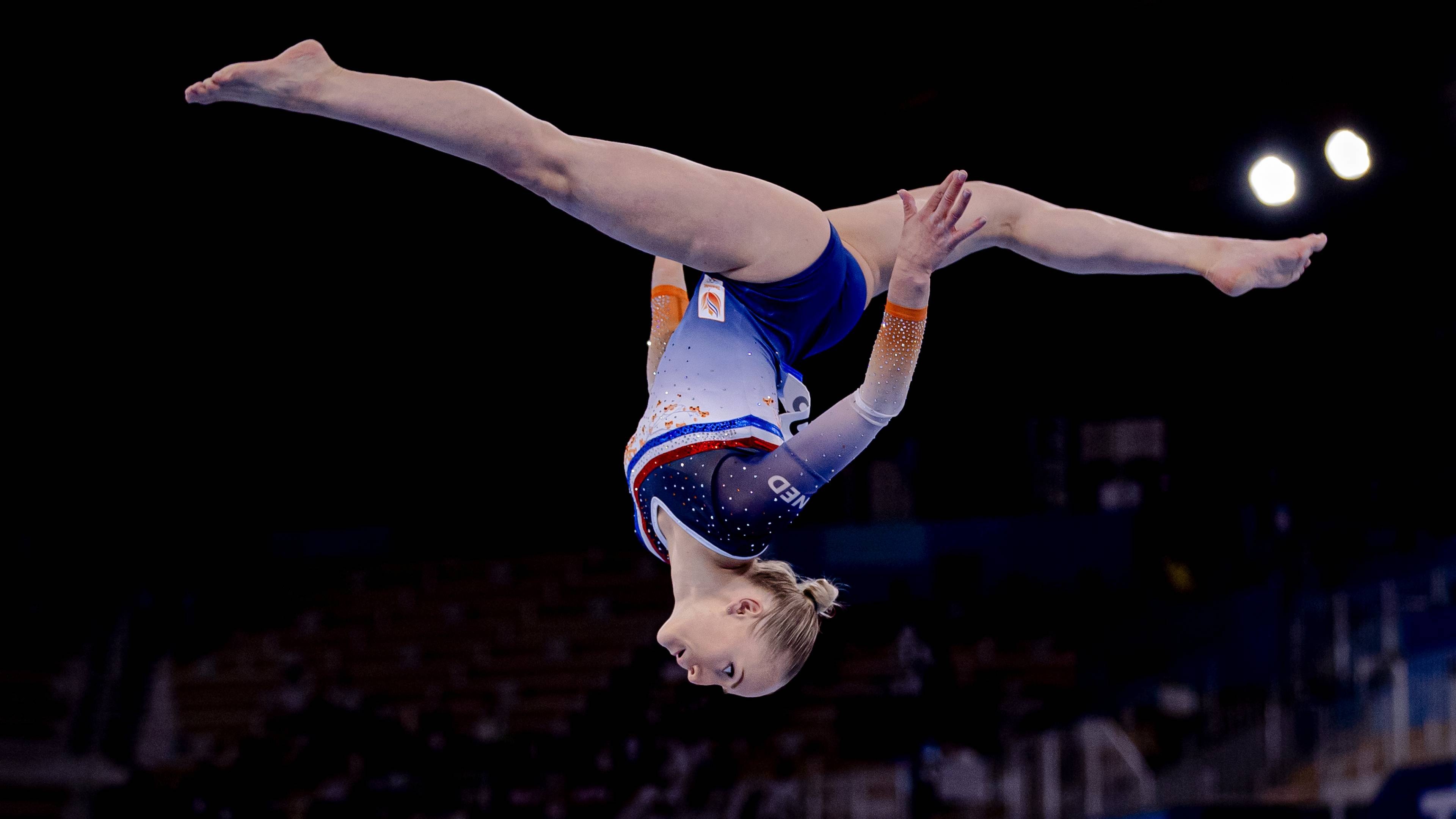 Sanne Wevers, Trampoline gymnastics Wallpaper, 3840x2160 4K Desktop