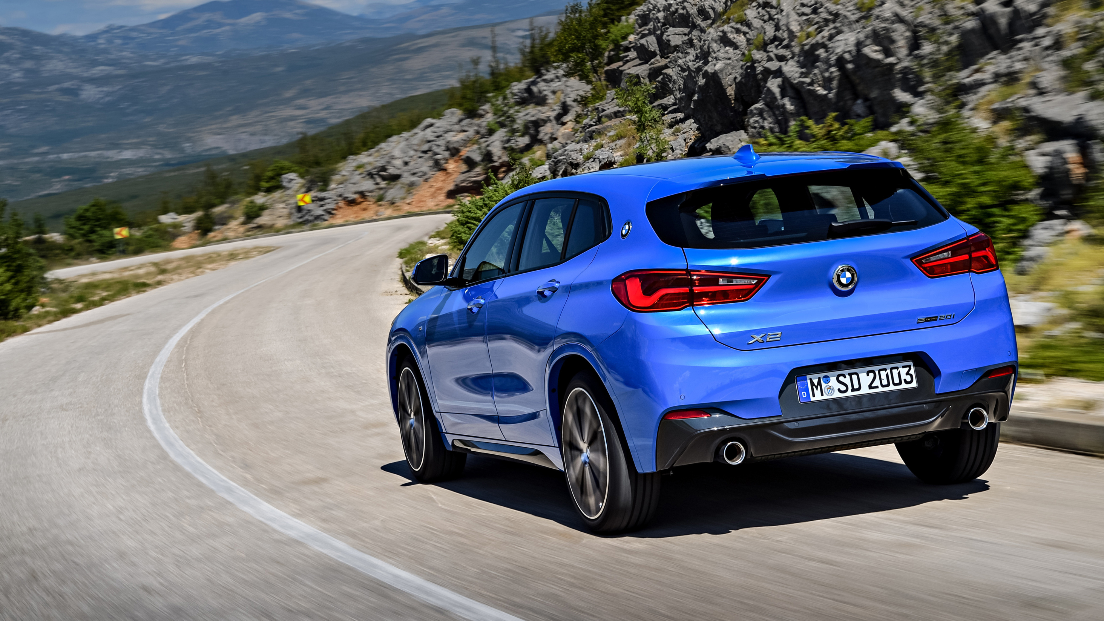 BMW X2, Captivating design, Powerful engine, Advanced safety features, 3840x2160 4K Desktop
