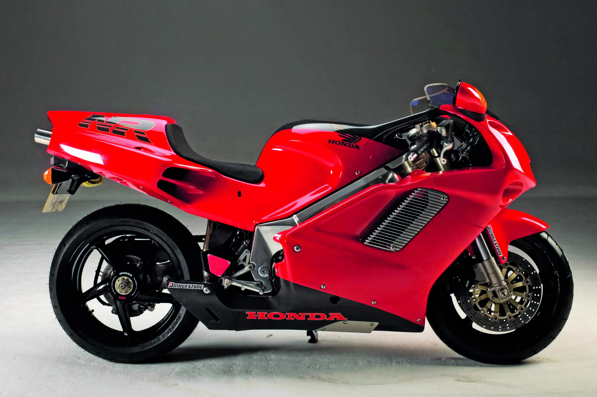 Side View, Honda NR750 Wallpaper, 2400x1600 HD Desktop