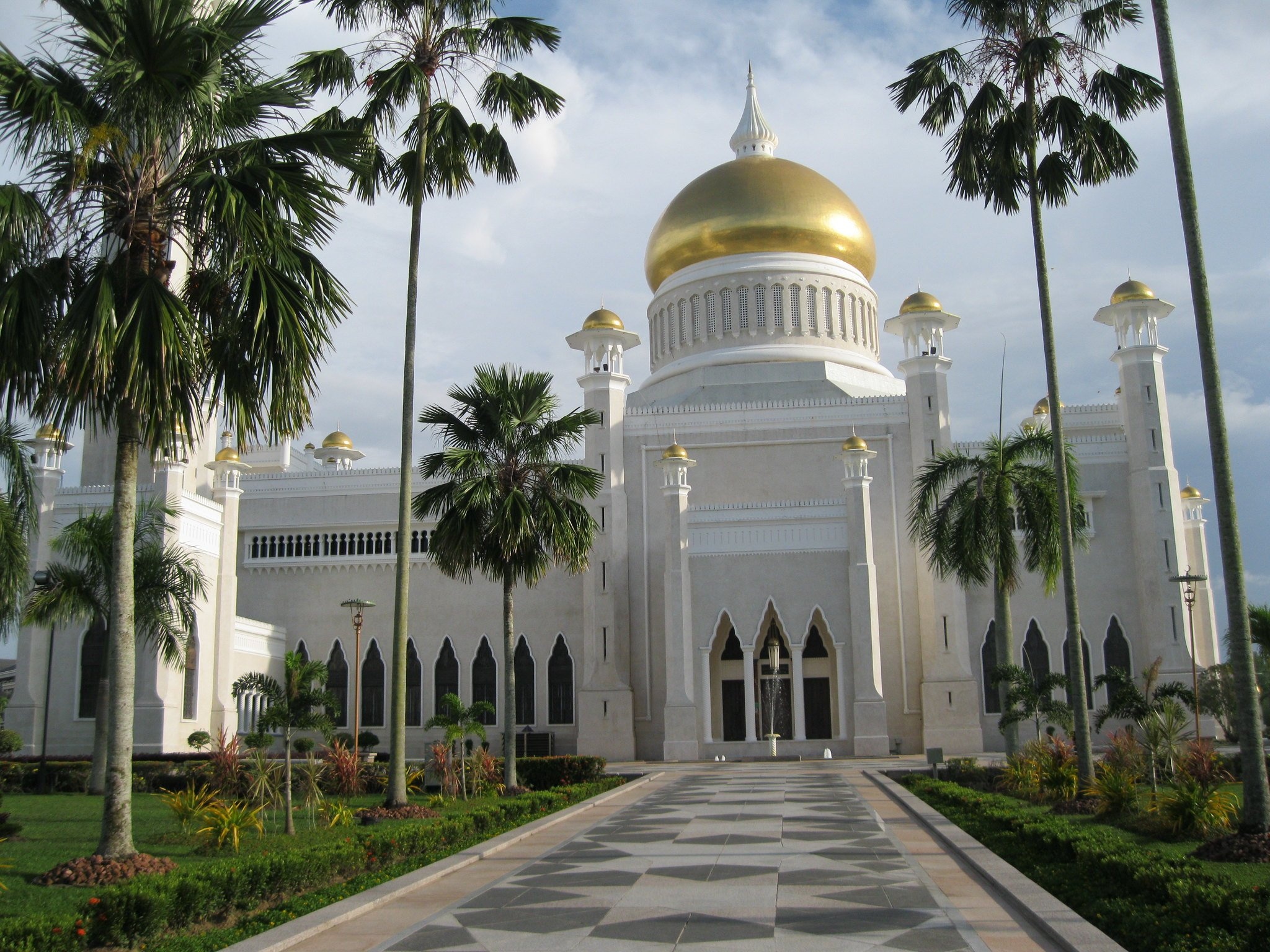 Brunei, Poverty, Socio-economic issues, Development, 2050x1540 HD Desktop