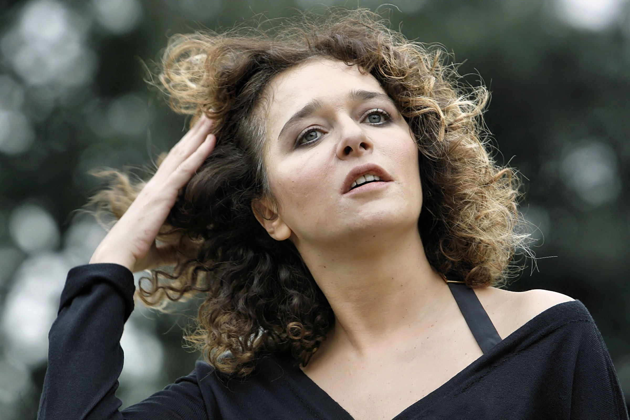Valeria Golino, Celebrity, 4K Wallpapers, 2400x1600 HD Desktop