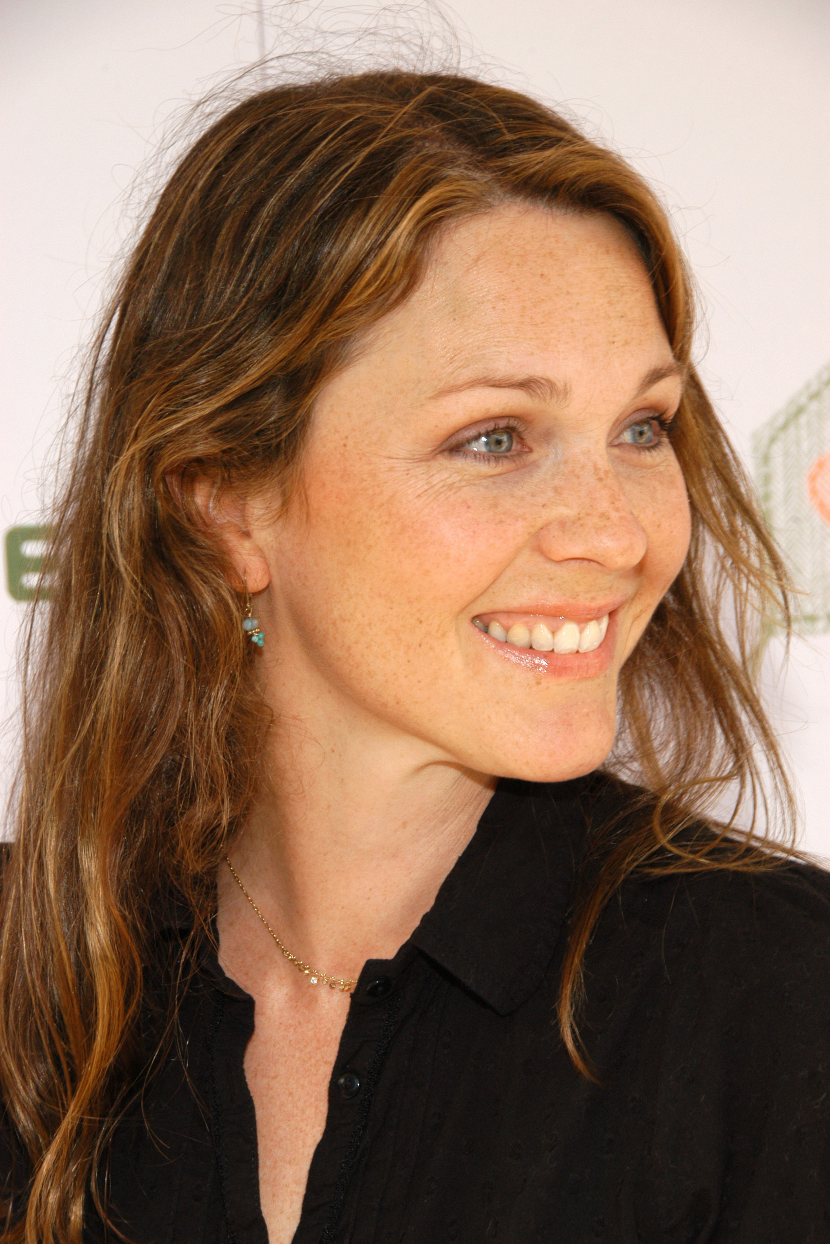 Kelli Williams, Movie benefit, 1710x2560 HD Phone