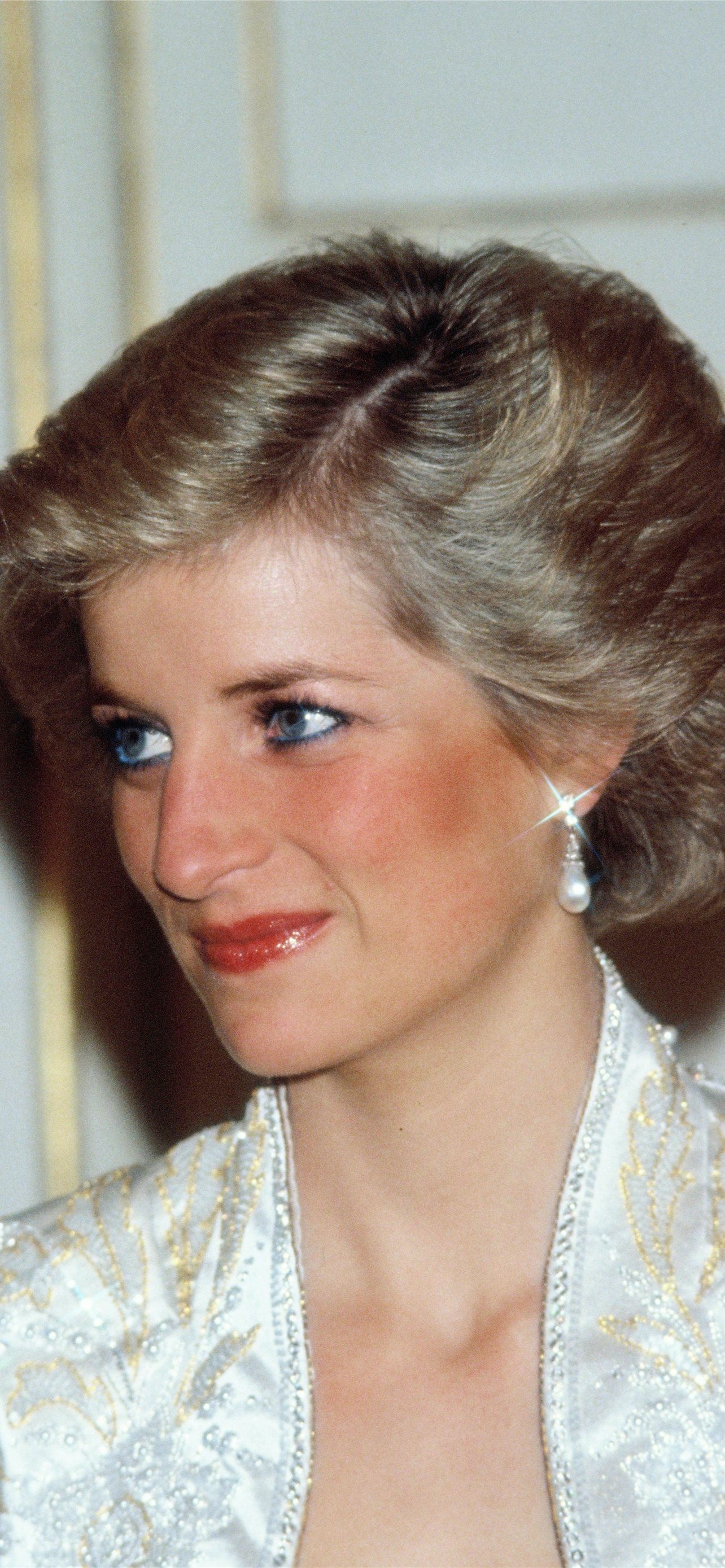 Princess Diana, Captivating wallpapers, High definition, iPhone beauty, 1290x2780 HD Phone