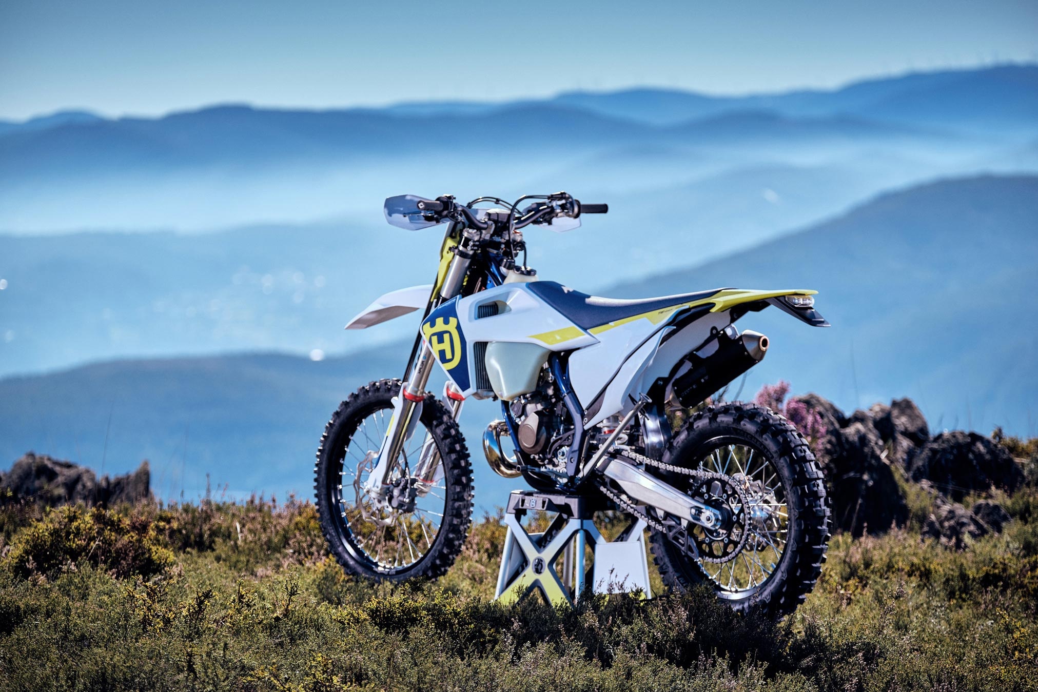 Husqvarna TE 150 unrivaled performance, Agile handling, Compact design, Enduro perfection, 2030x1350 HD Desktop