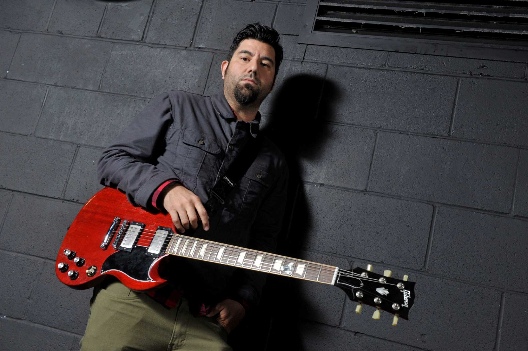 Chino Moreno, Moreno-led Crosses, Live music highlights, Unforgettable experience, 2050x1370 HD Desktop