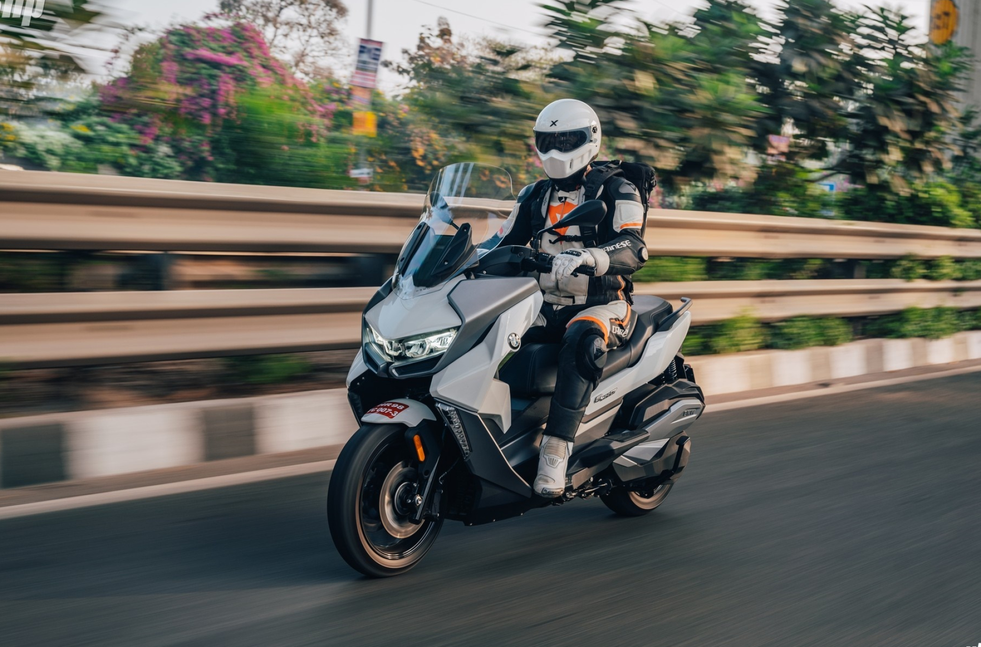 BMW C 400 GT, First ride city slinging, 2000x1320 HD Desktop