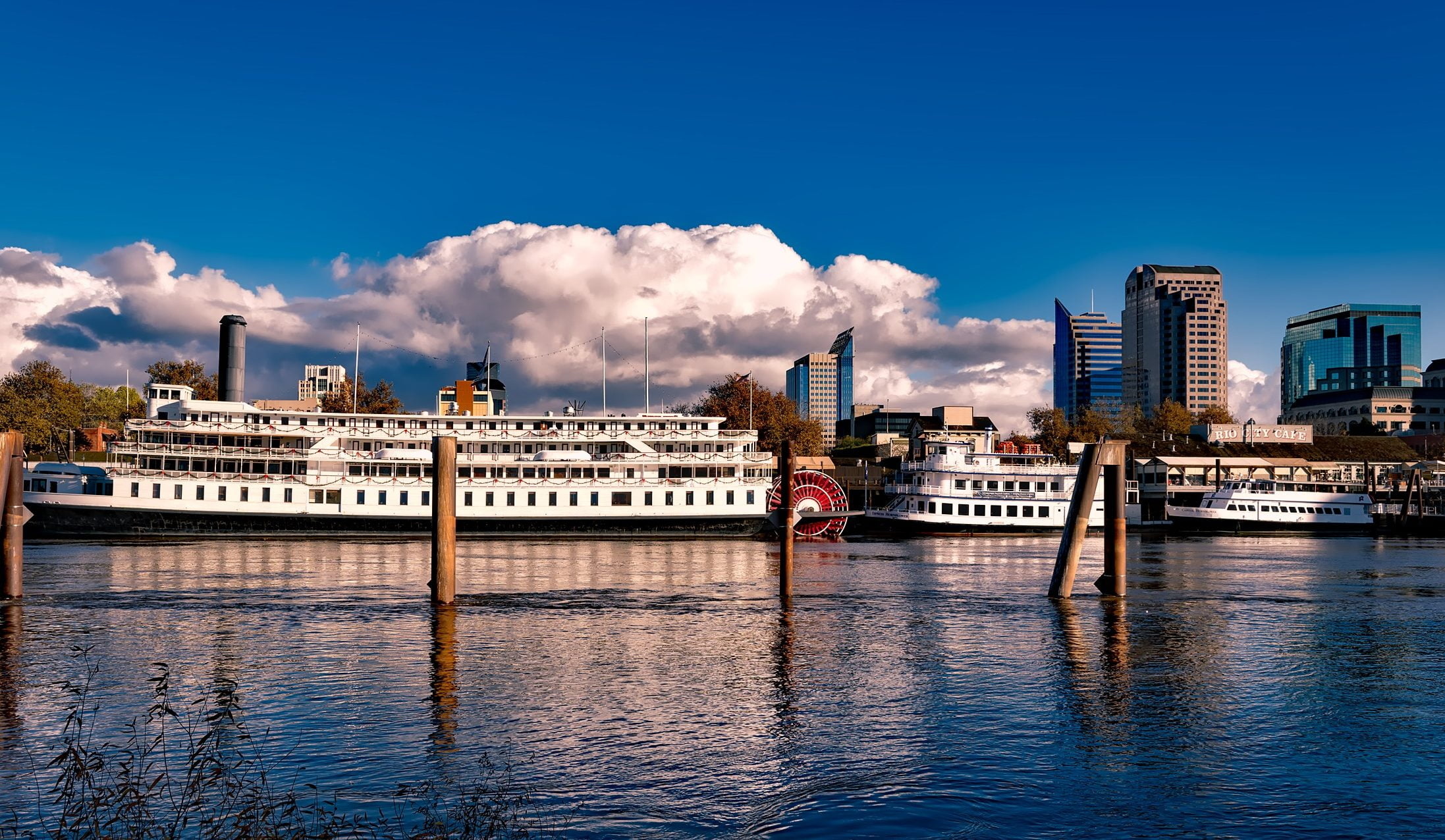 Gay Sacramento guide 2022, LGBTQ+ nightlife, LGBTQ+-friendly establishments, Inclusive community, 2200x1280 HD Desktop